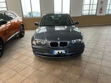 318i