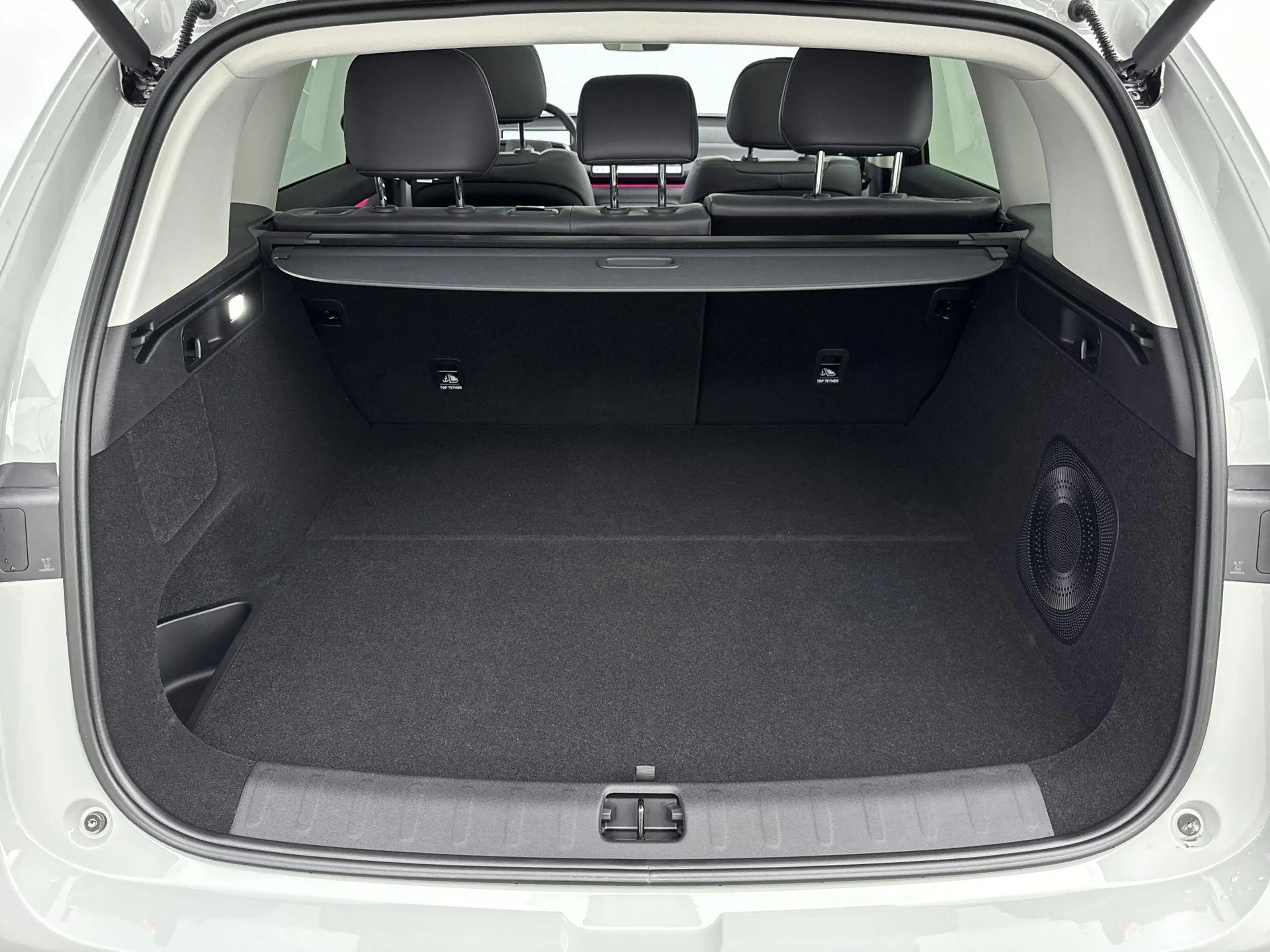 Leapmotor C10 Design Pro 69.9 kWh | lichtmetalen velgen 20" | lu — photo 13
