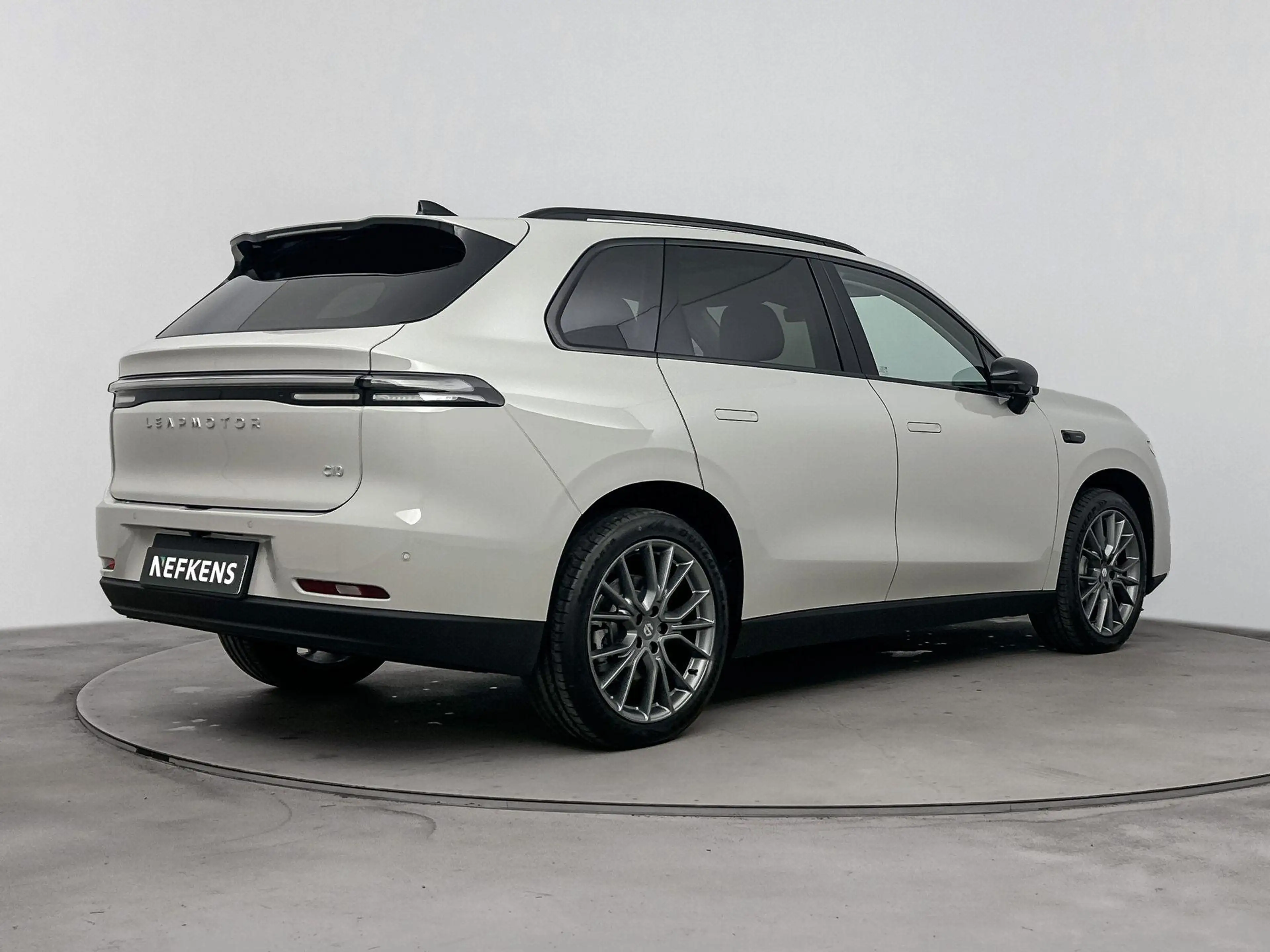 Leapmotor C10 Design Pro 69.9 kWh | lichtmetalen velgen 20" | lu — photo 9