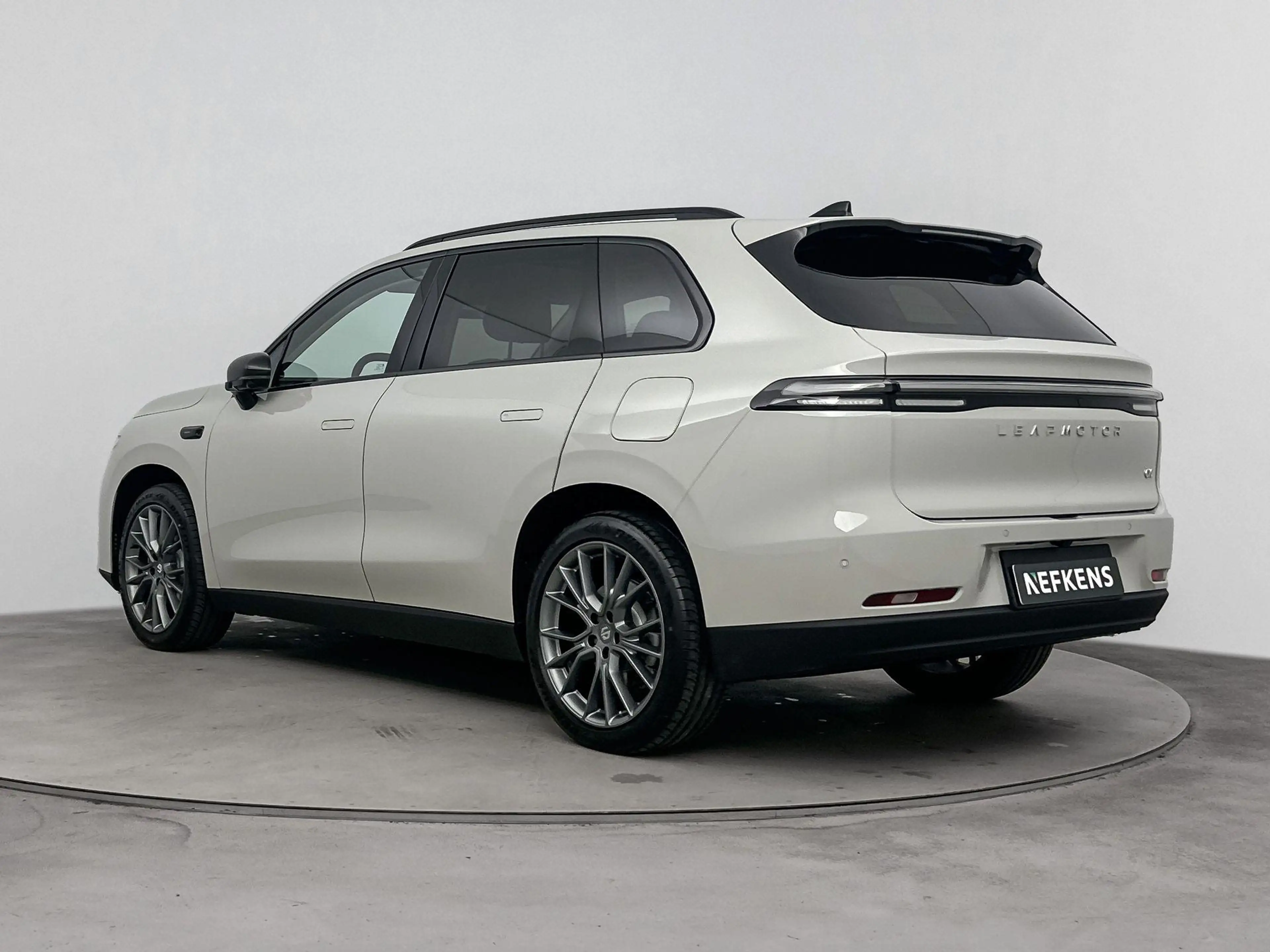 Leapmotor C10 Design Pro 69.9 kWh | lichtmetalen velgen 20" | lu — photo 7