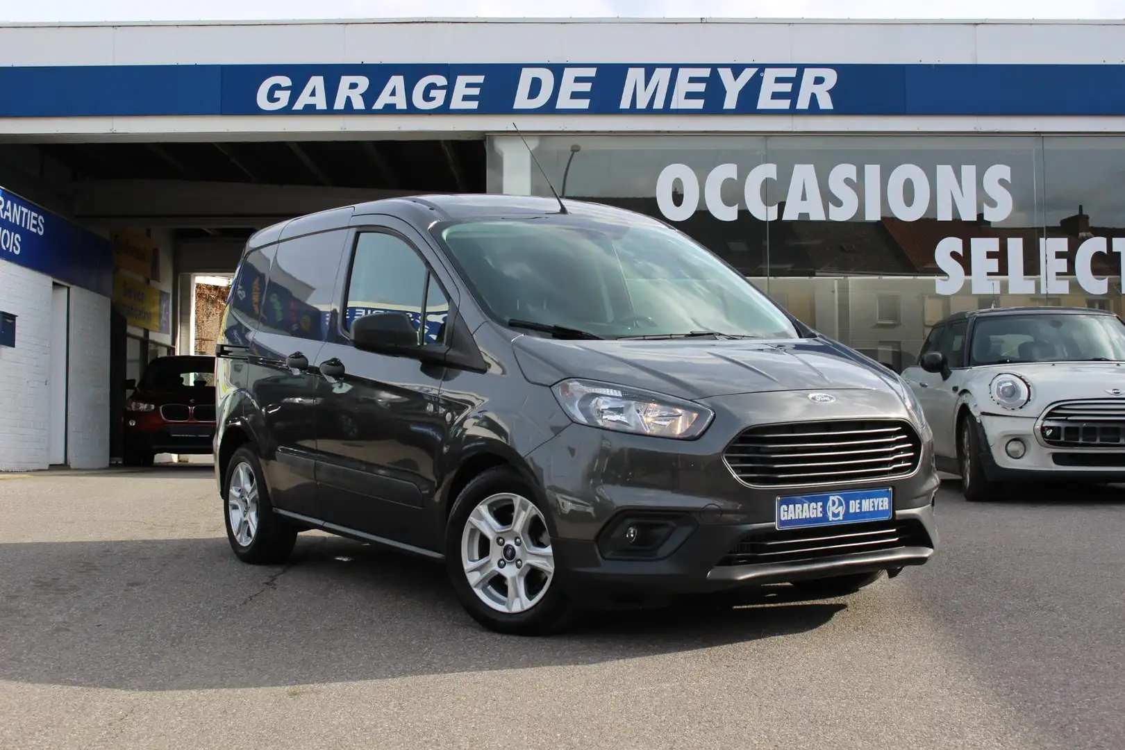 Ford Transit Courier 1.0 EcoBoost Connected Grijs - 1