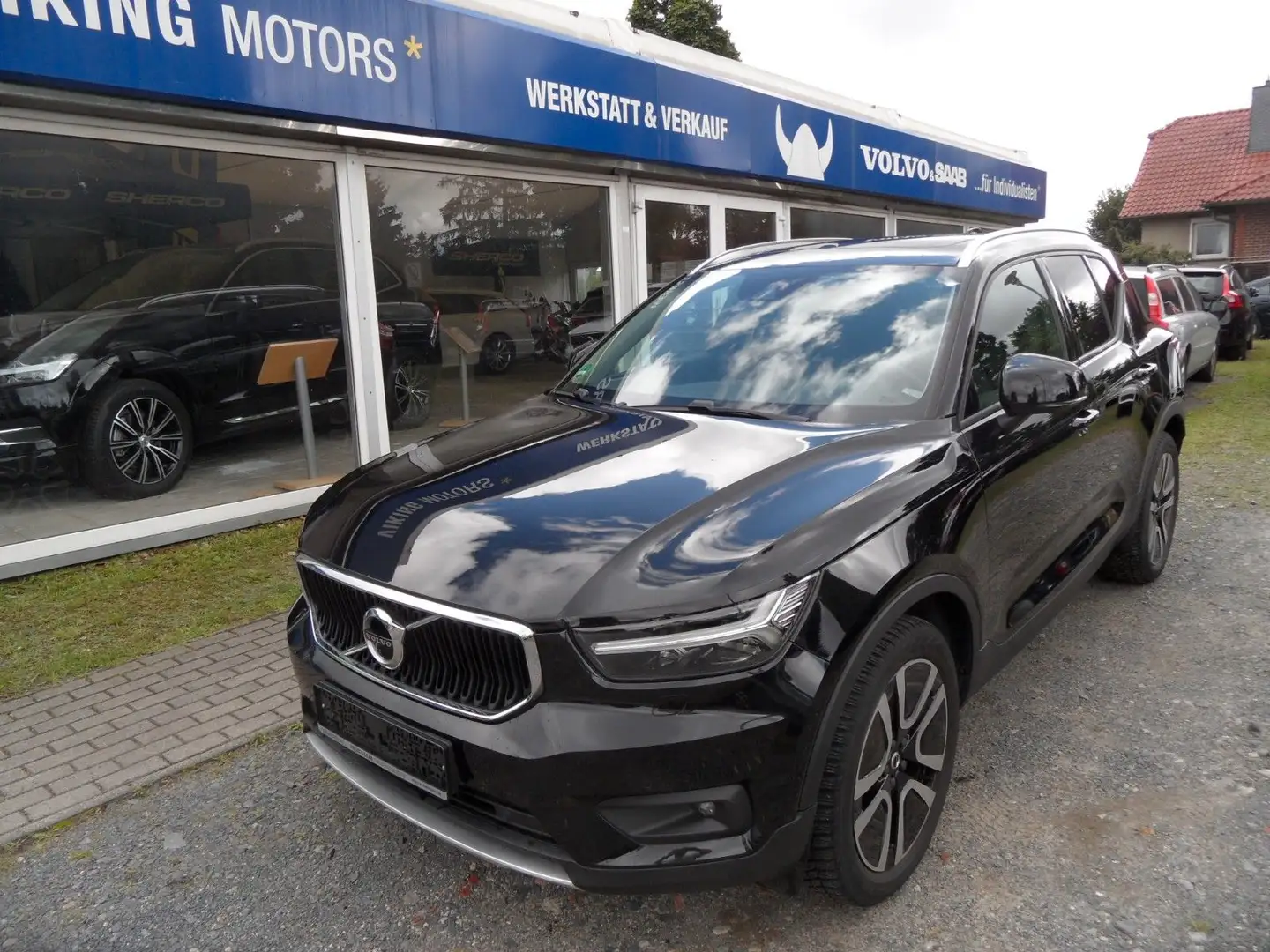Volvo XC40 Momentum Pro 2WD Schwarz - 1
