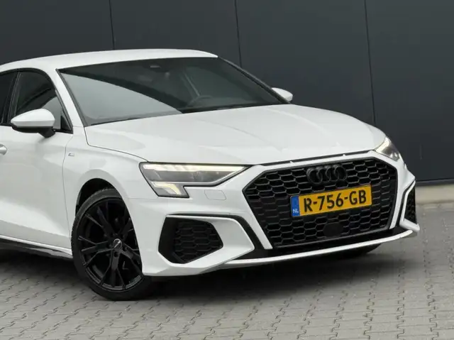 Audi A3 view 14