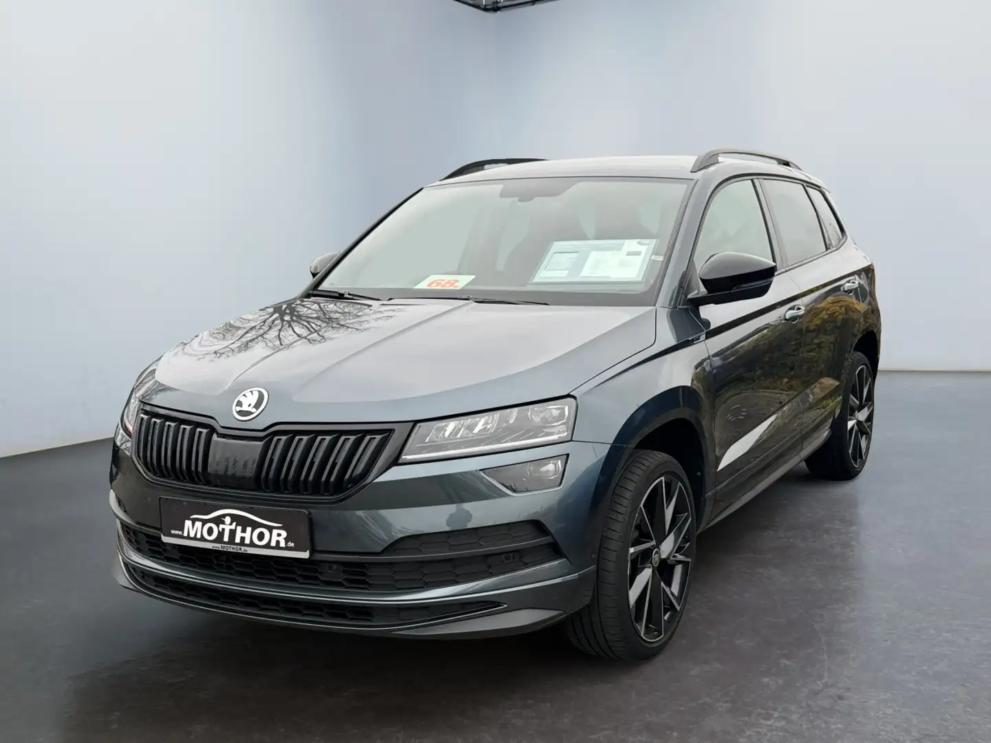 Skoda Karoq Sportline 1.5 TSI DSG ACC 4xSHZ LM LED Grau - 2