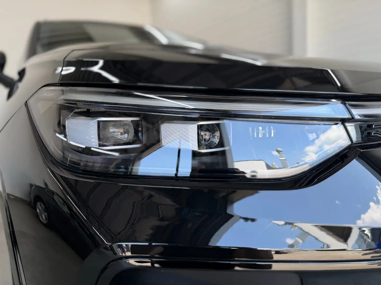Volkswagen Tayron Sport eHybrid DSG 150kW Schwarz - 2