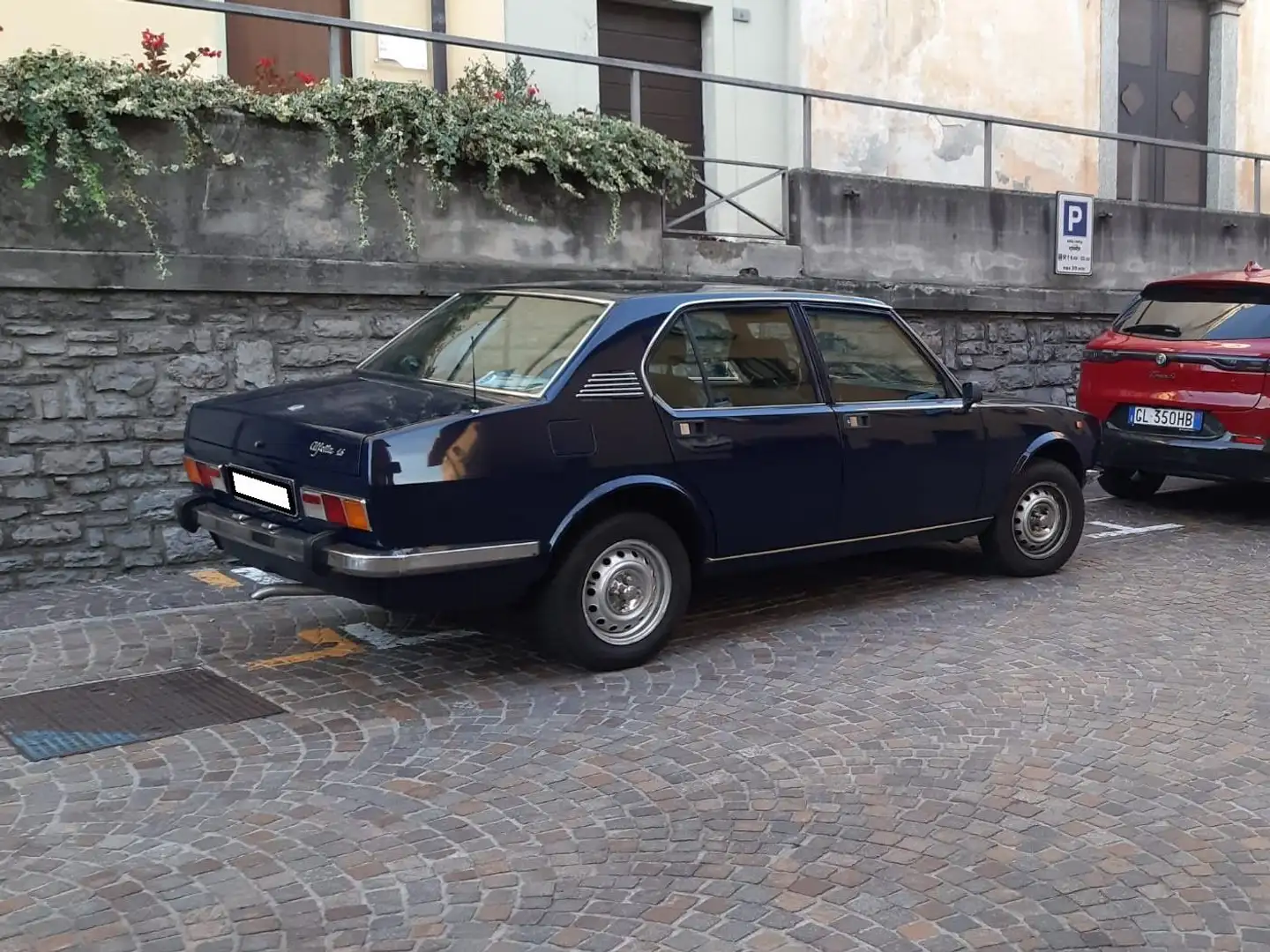 Alfa Romeo Alfetta Alfetta 1.6 my75 Modrá - 2
