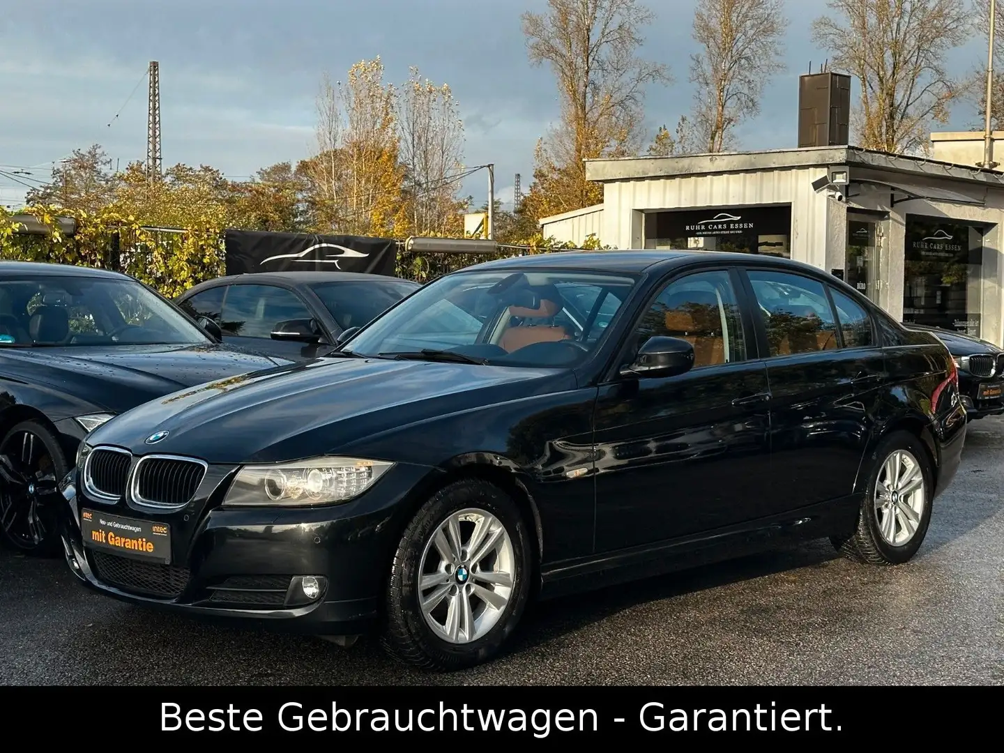 BMW 318 d Edition Exclusive * BIXENON * NAVI *STANDHE Schwarz - 2