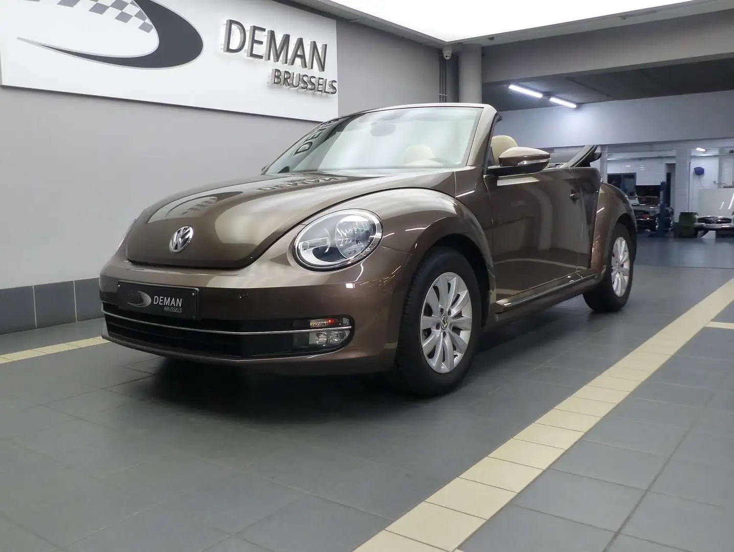 Volkswagen Beetle 1.2 TSI Design Brown - 1