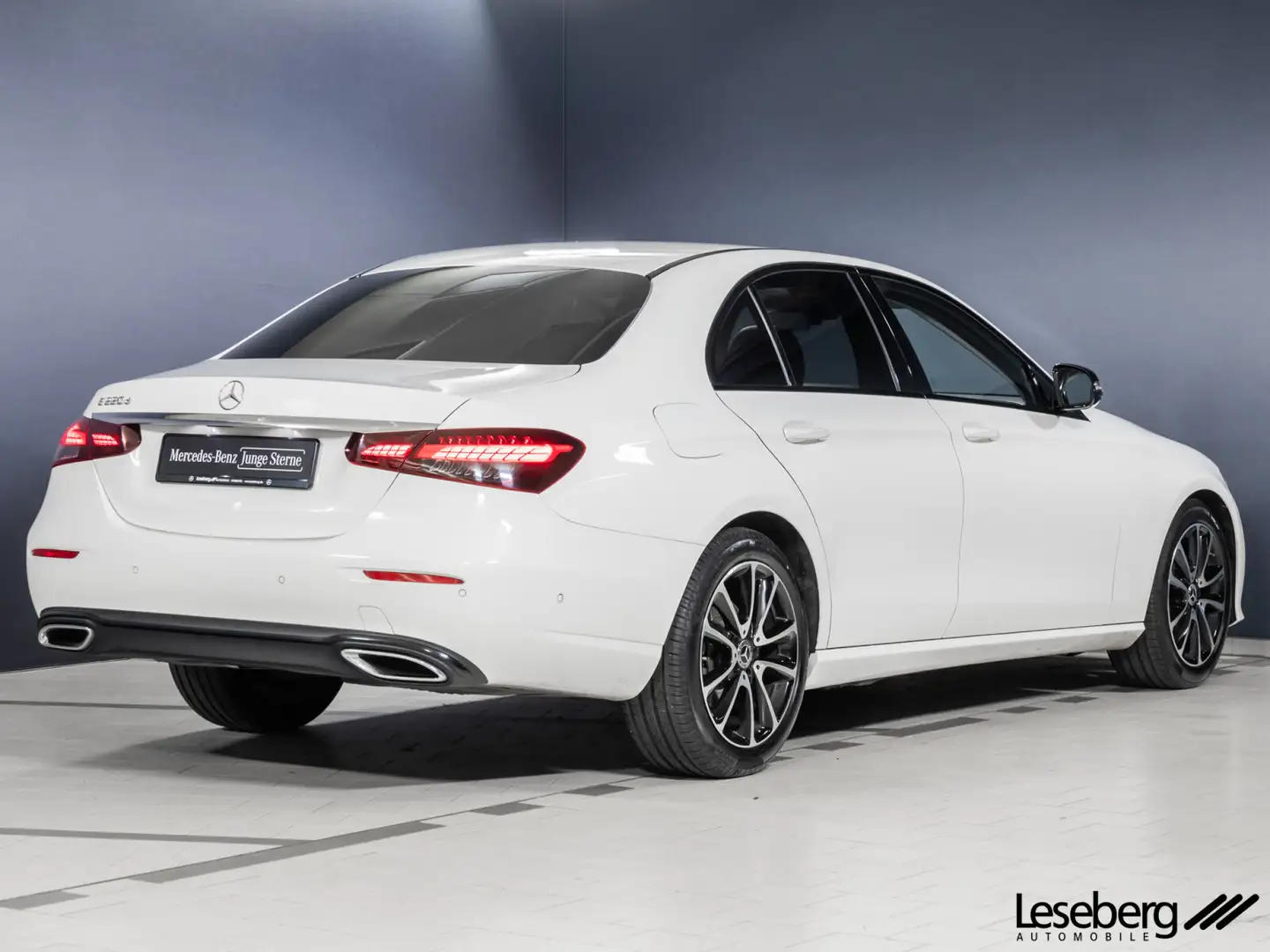 Mercedes-Benz E 220 E 220 d AVANTGARDE LED / SHD/ MBUX/ Kamera/ DAB Weiß - 2