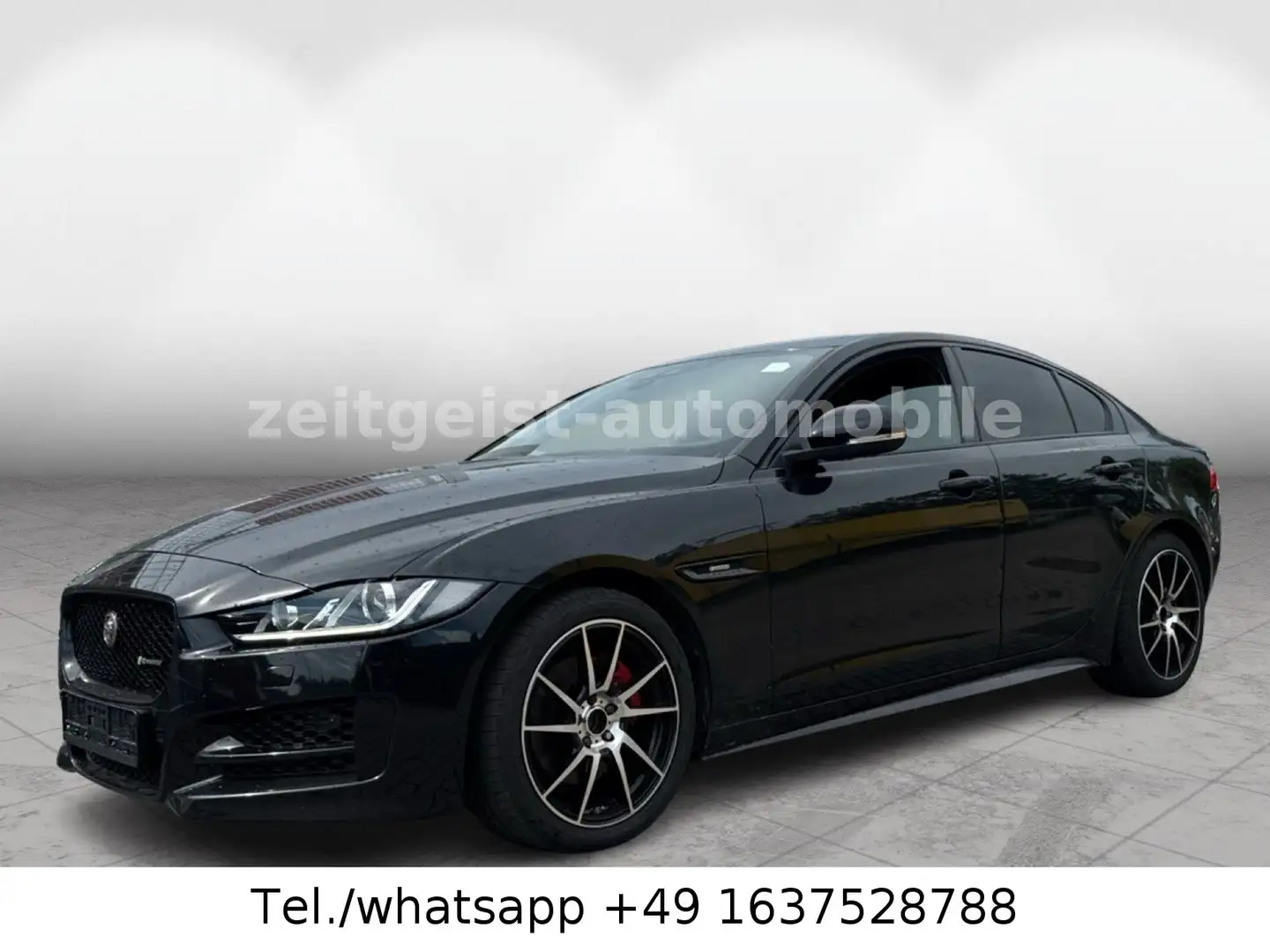 Jaguar XE 2.0d*R-SPORT*LEDER*TÜV & SERVICE NEU* Zwart - 1
