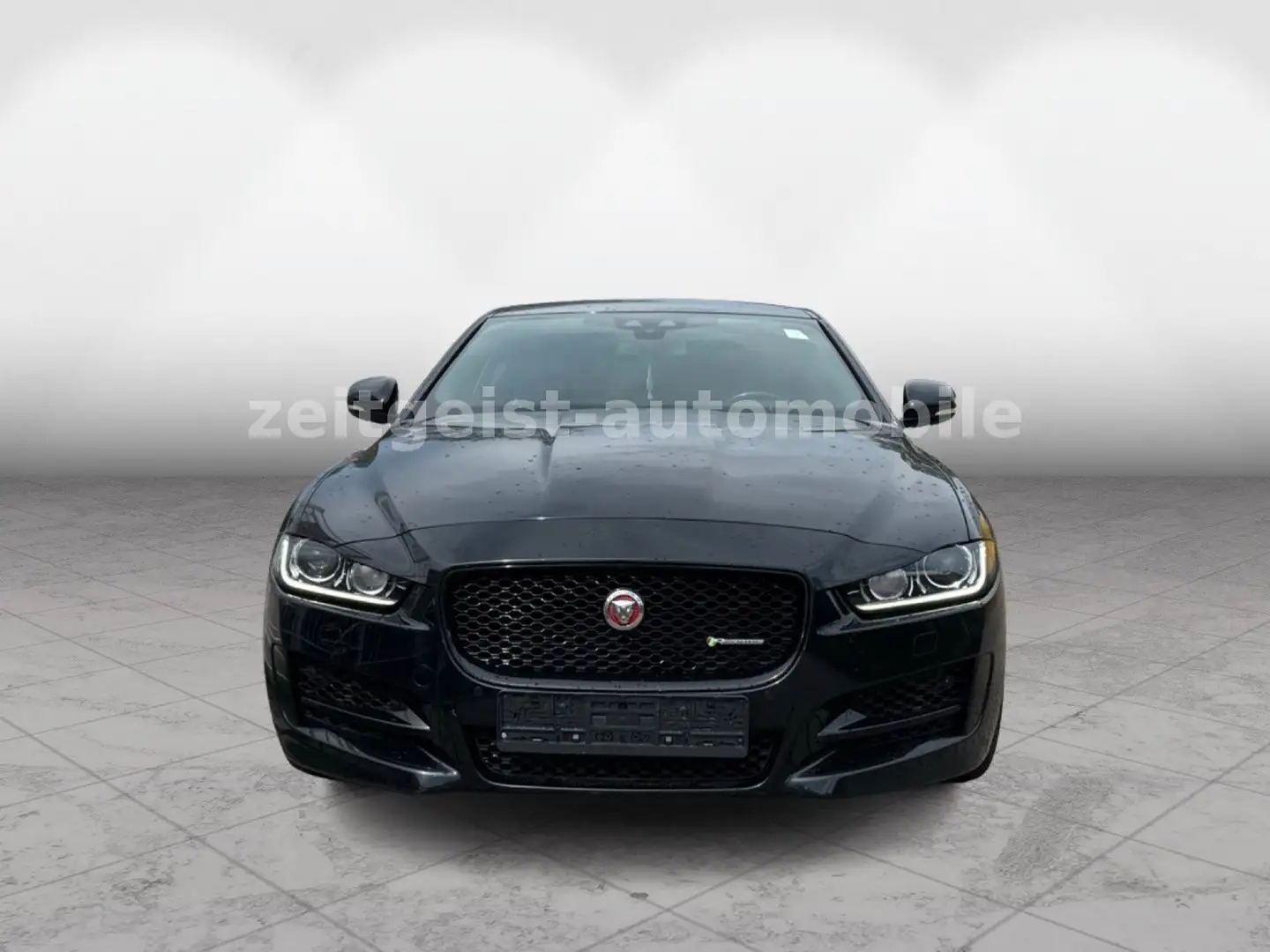 Jaguar XE 2.0d*R-SPORT*LEDER*TÜV & SERVICE NEU* Zwart - 2