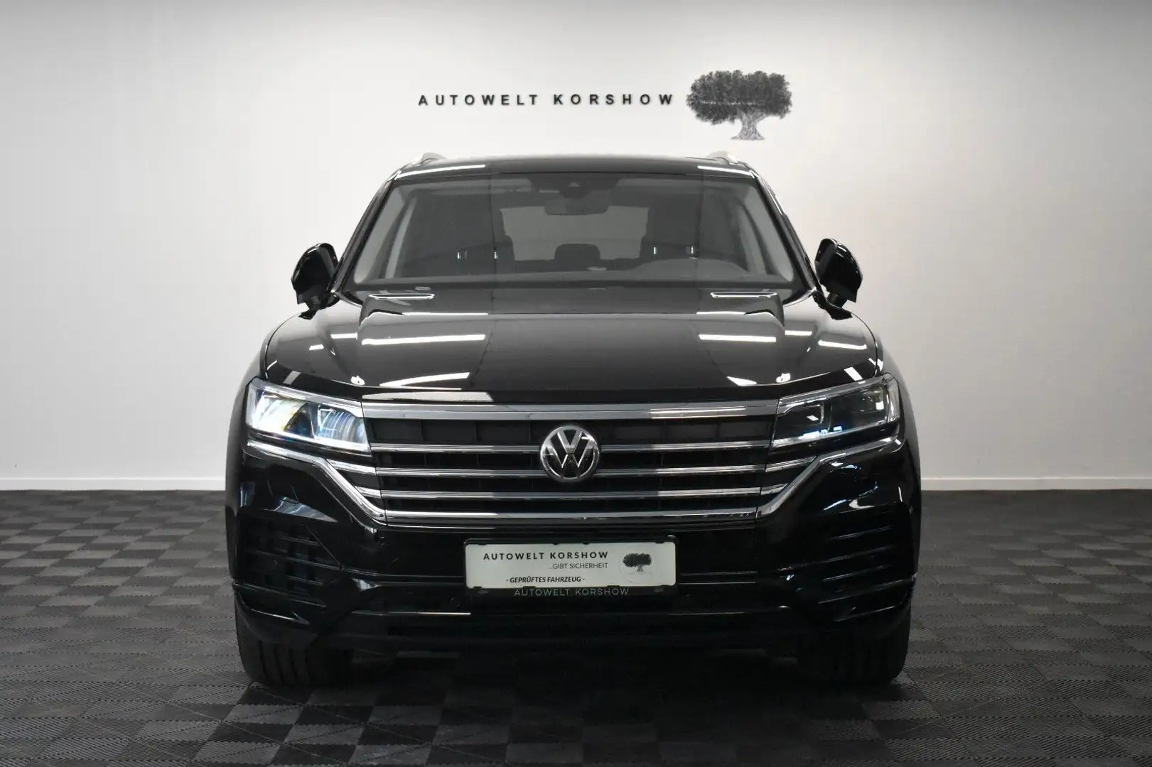 Volkswagen Touareg 4Motion *LED *KAMERA *AHK *4x SHZ *ACC Černá - 2