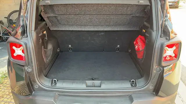 Jeep Renegade view 14