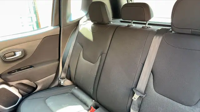 Jeep Renegade view 9