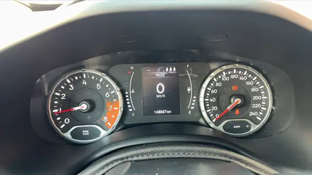 Jeep Renegade view 12