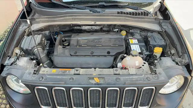 Jeep Renegade view 15