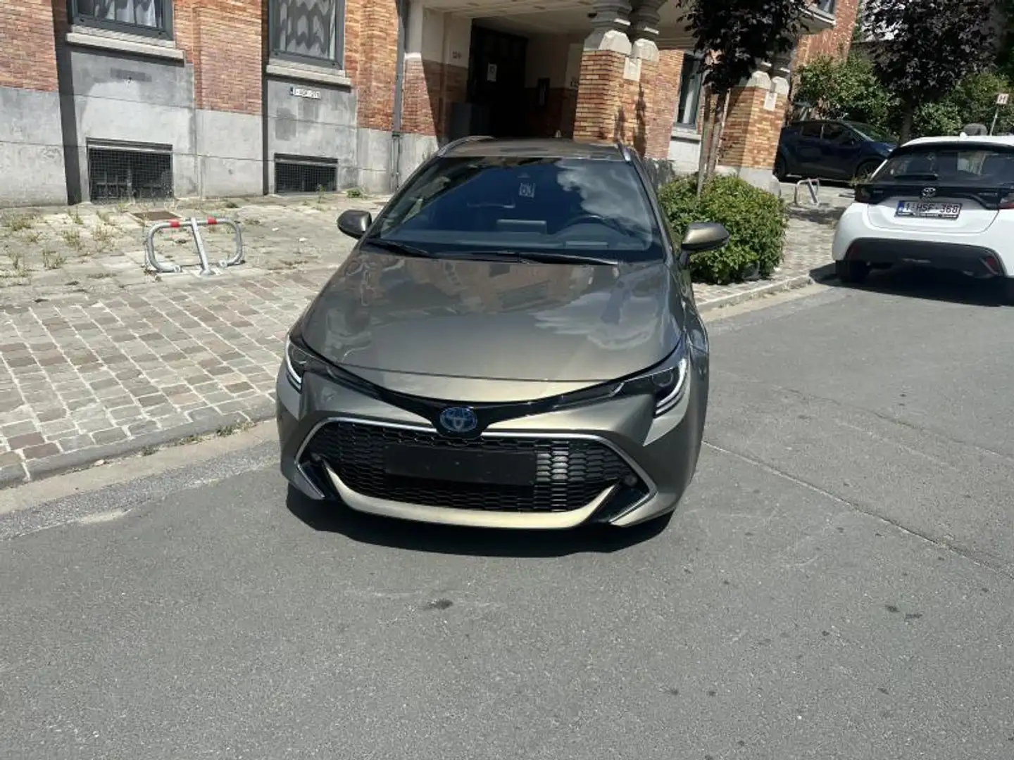 Toyota Corolla Premium Bronze - 2