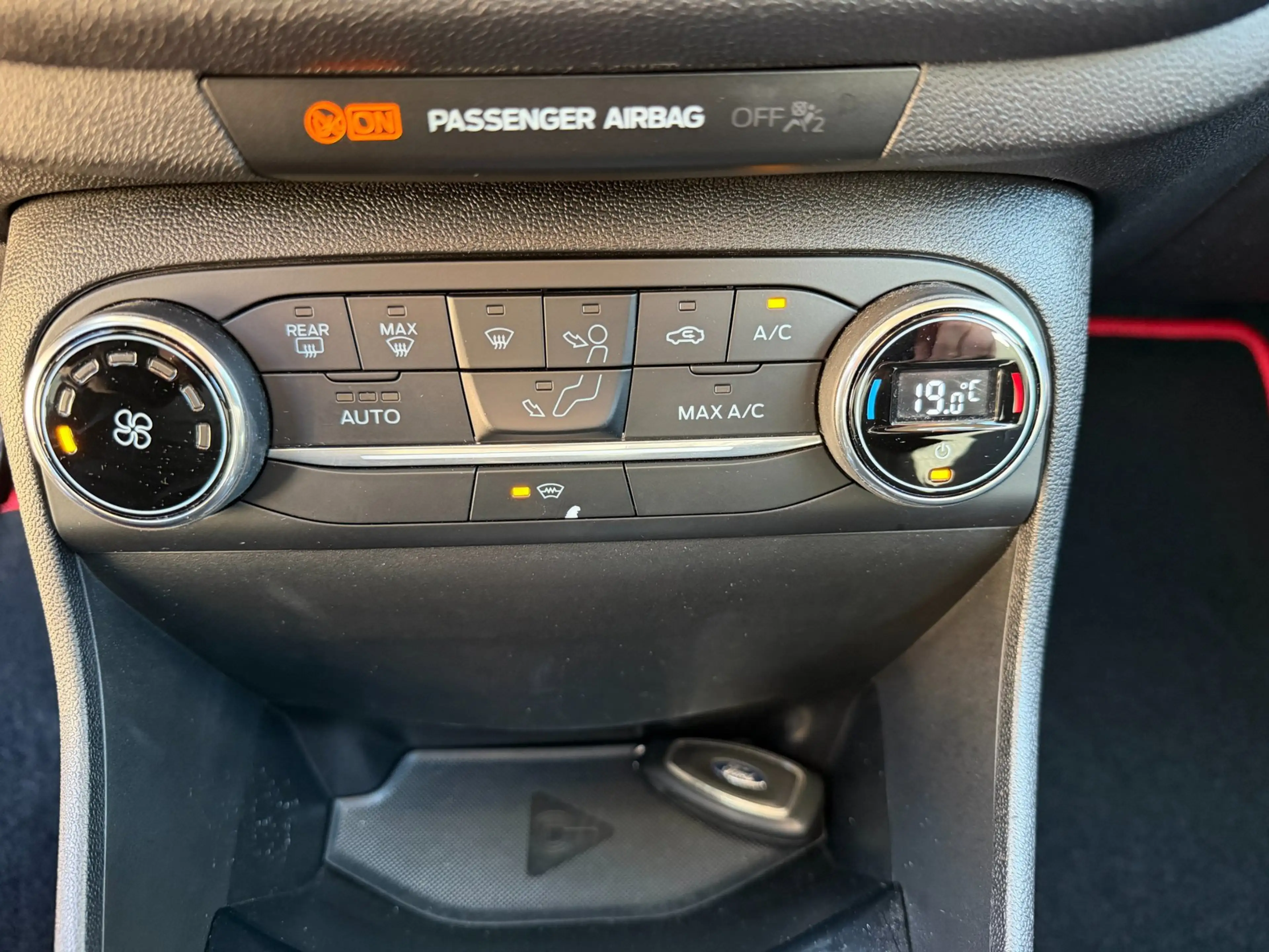 Ford Fiesta 1.0 EcoBoost Titanium Navigatie & Camera & Origine — photo 13