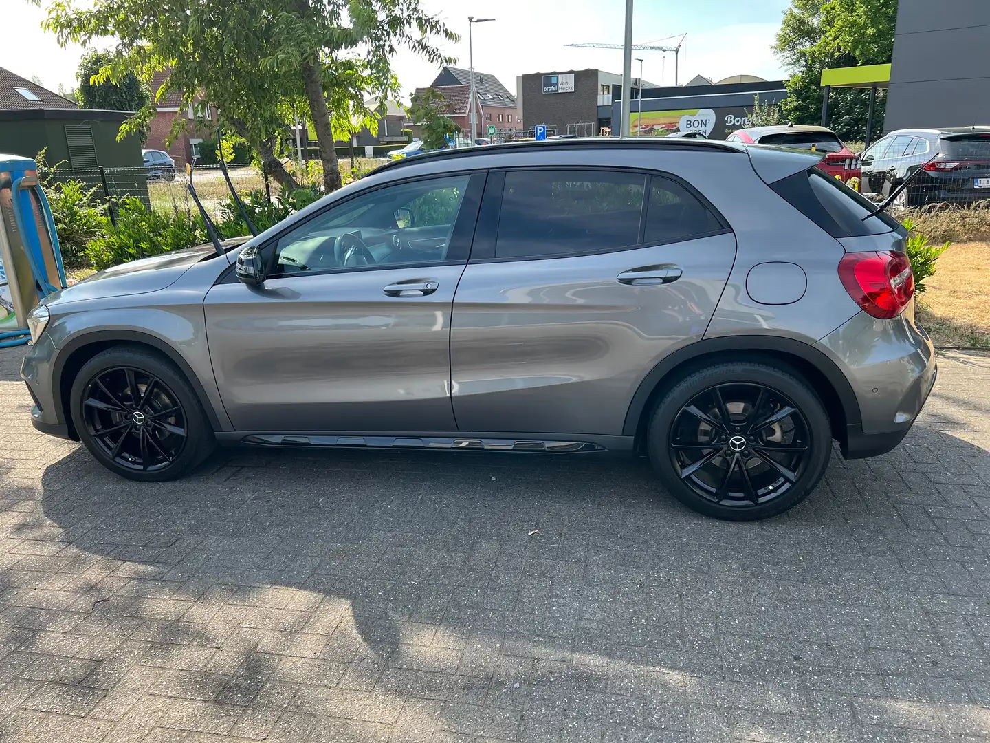 Mercedes-Benz GLA 200 GLA 200 Edition 1 Grijs - 2