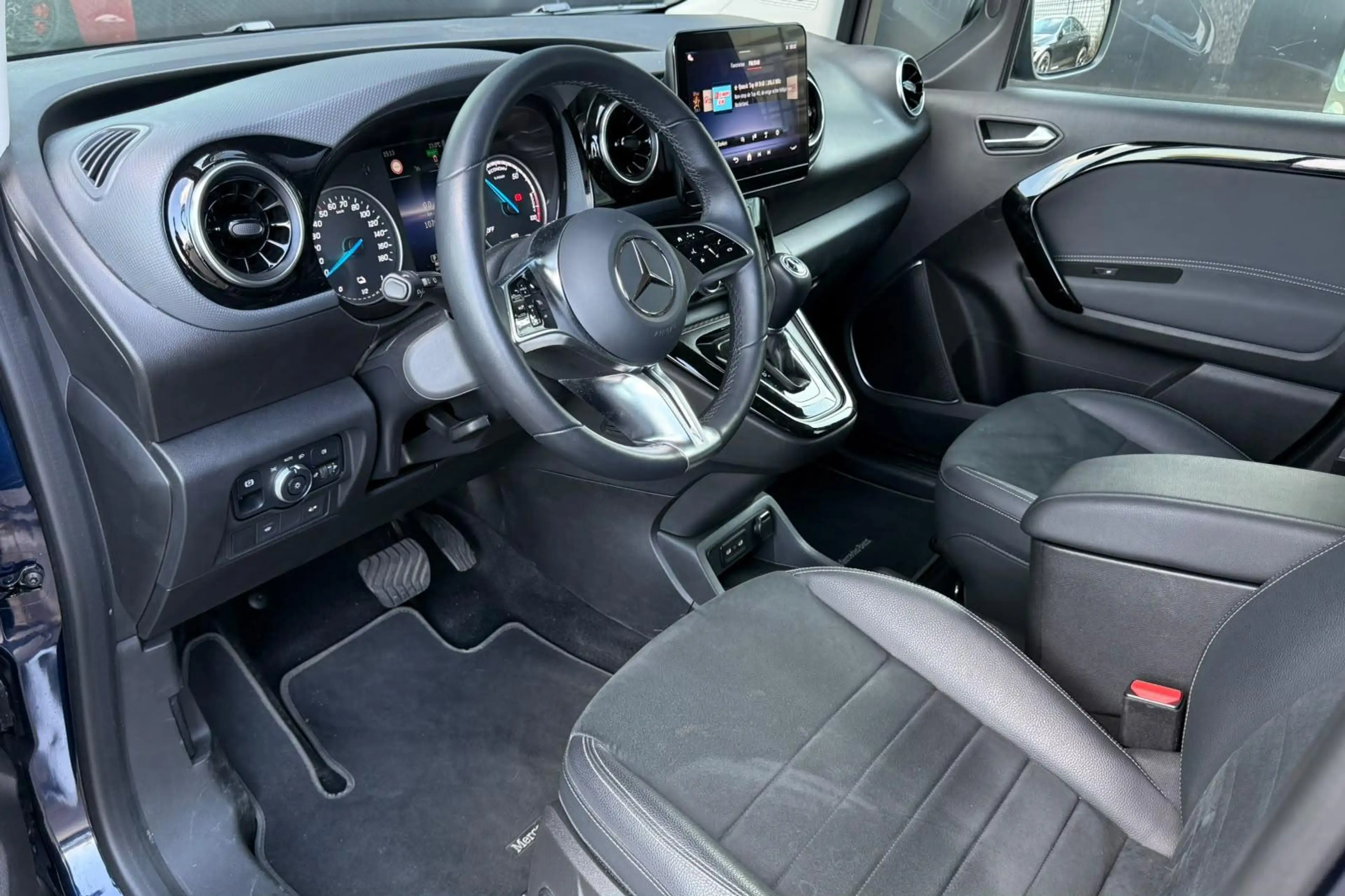 Mercedes-Benz EQT Tourer L2 200 7-Persoons | Advanced Plus Pakket | — photo 9