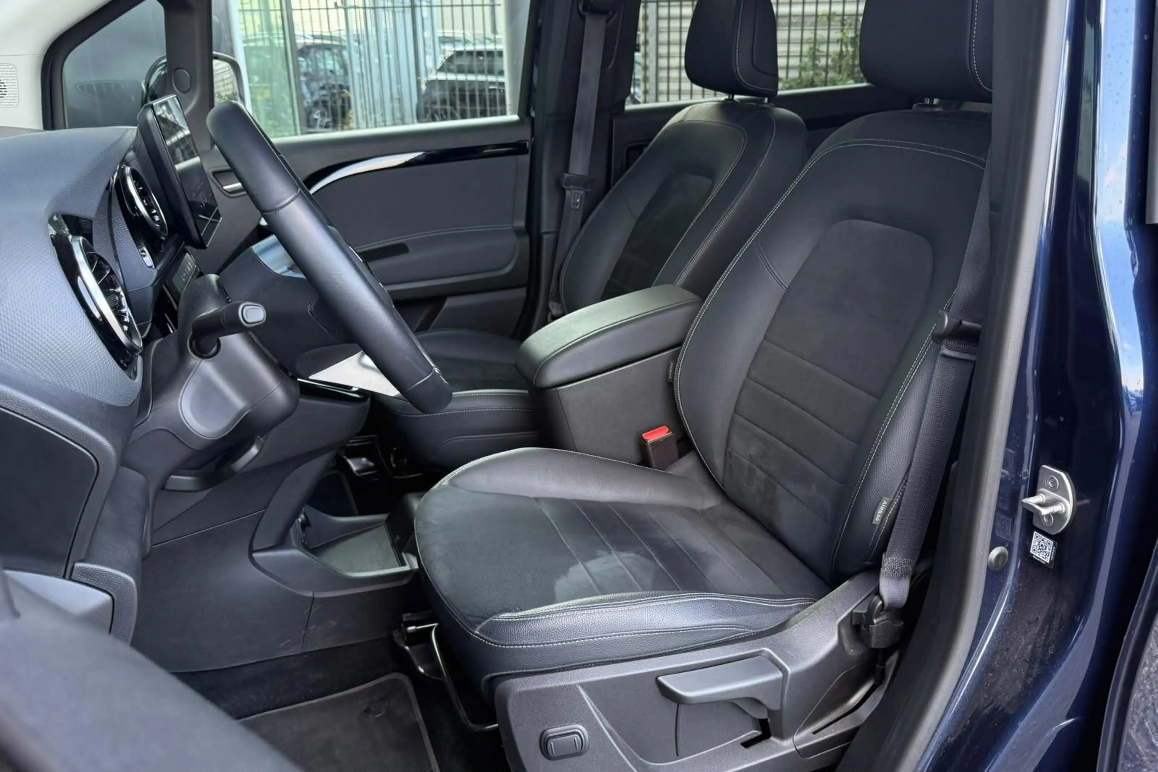 Mercedes-Benz EQT Tourer L2 200 7-Persoons | Advanced Plus Pakket | — photo 13