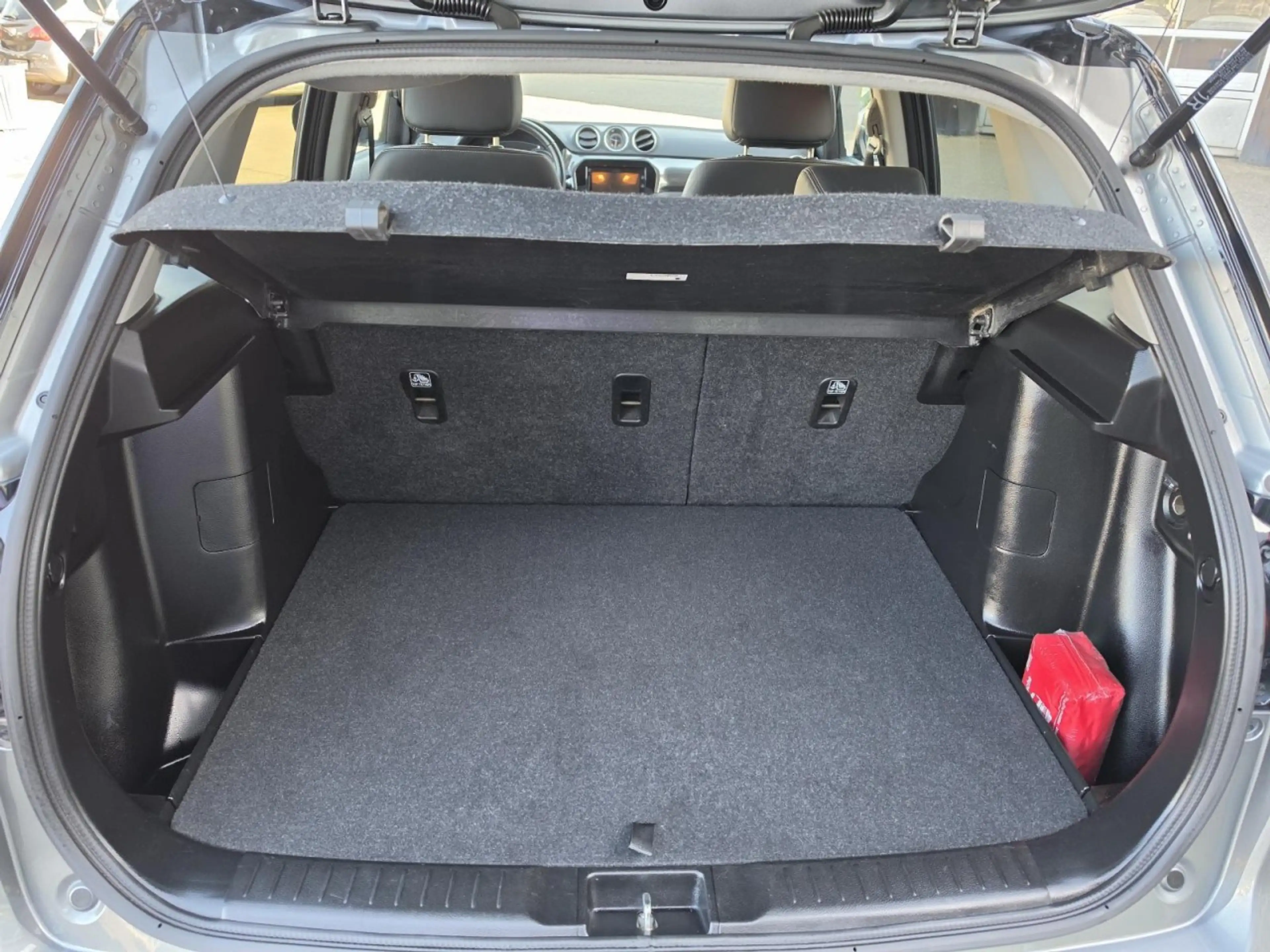Suzuki Vitara Comfort+ 4x4 1,4 AHK+NAV+PANO+SHZ+RFK+ACC Klima — photo 6