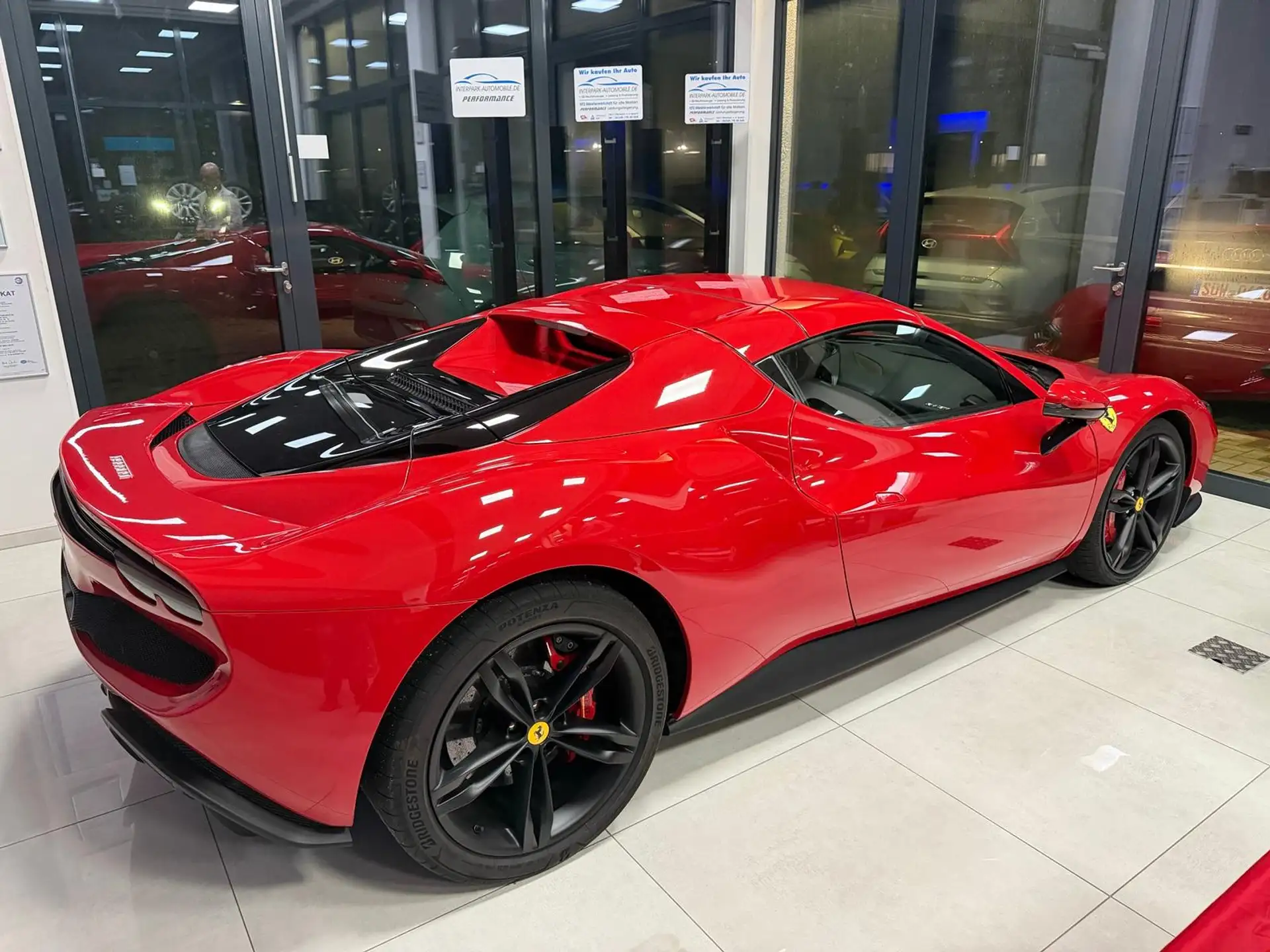 페라리 296 GTS 2023 빨강 사진 3