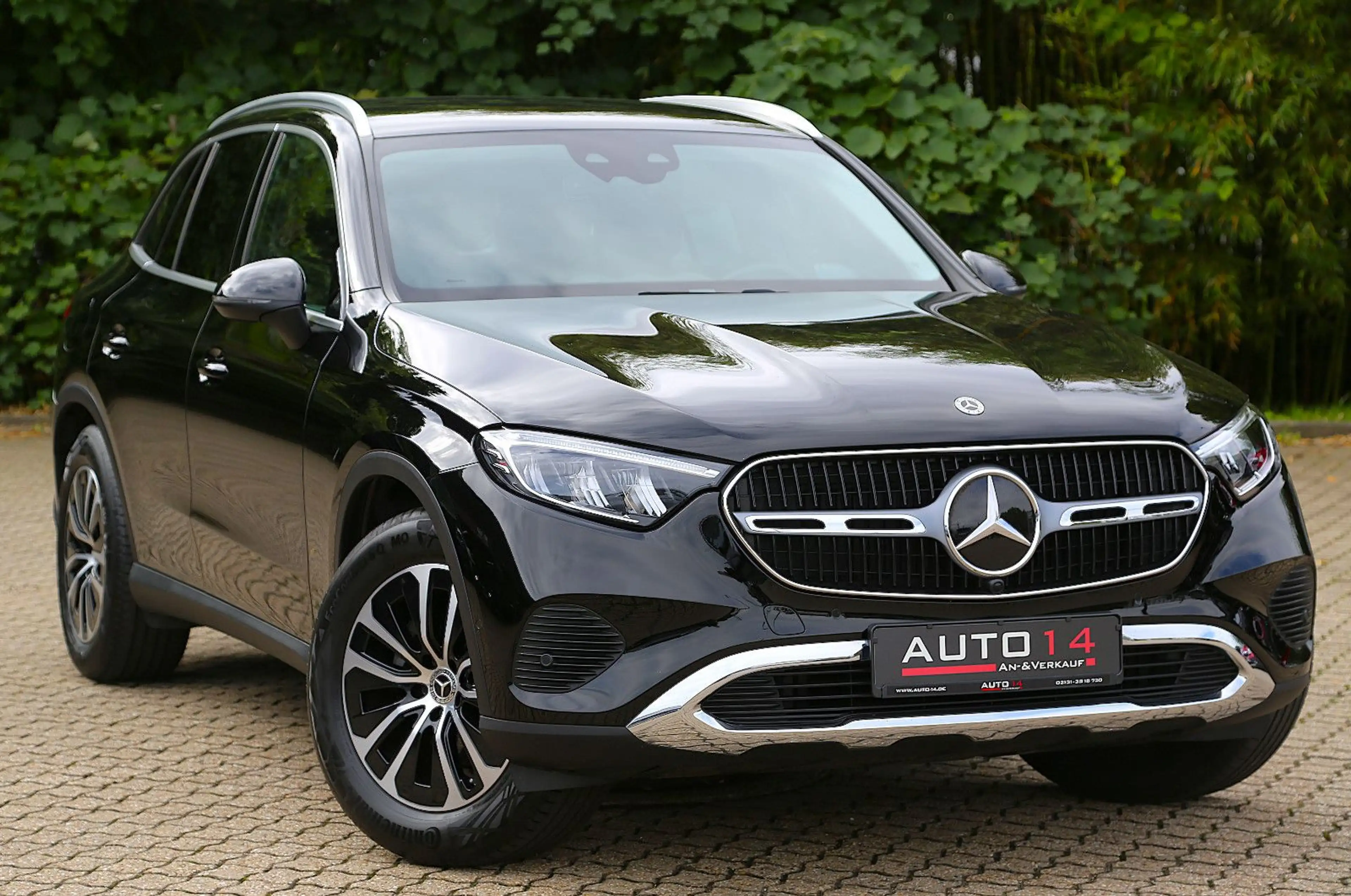 Mercedes-Benz GLC 220 d 4Matic Avantgarde Navi LED ACC Kamera — photo 8