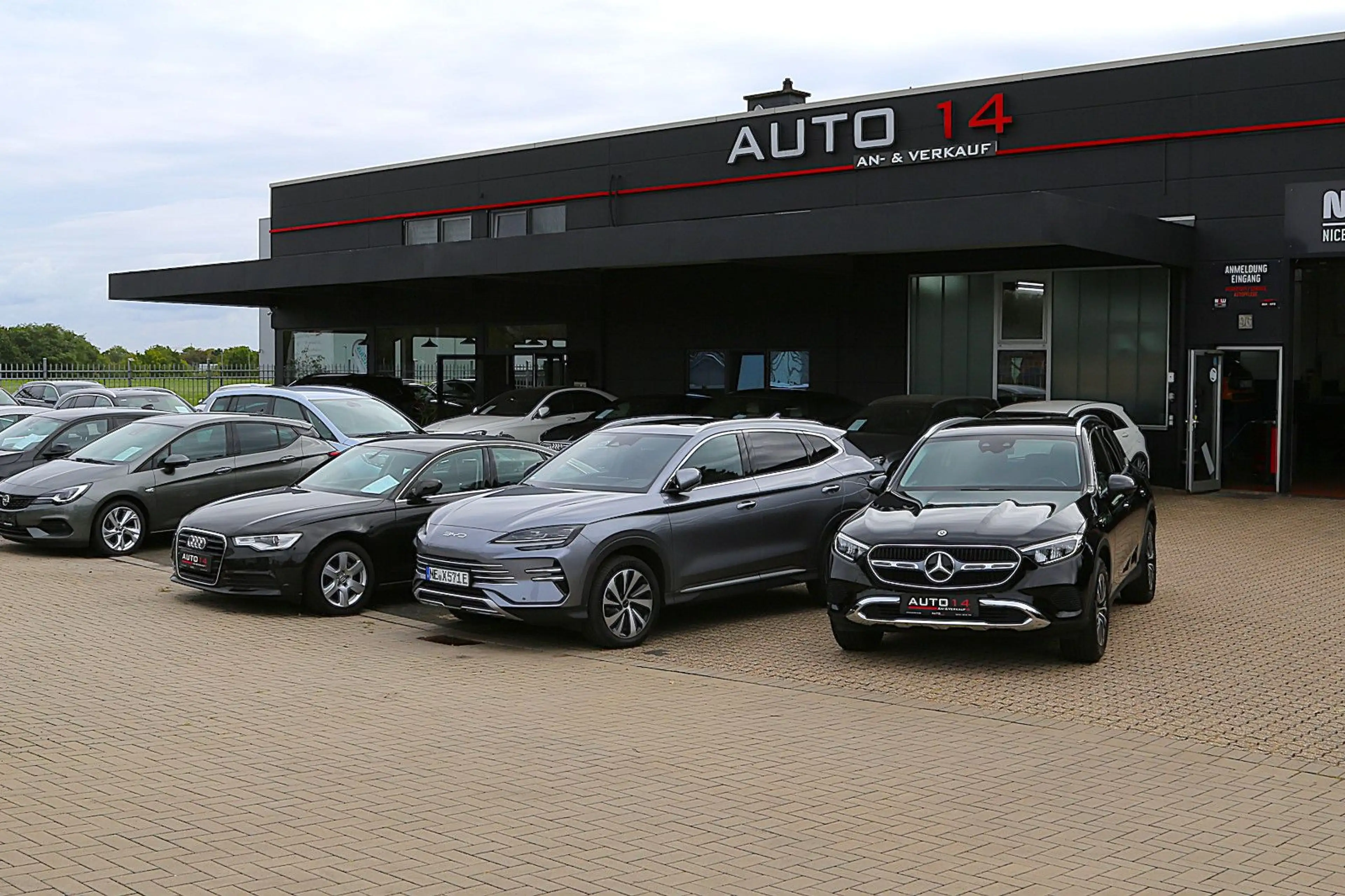 Mercedes-Benz GLC 220 d 4Matic Avantgarde Navi LED ACC Kamera — photo 5