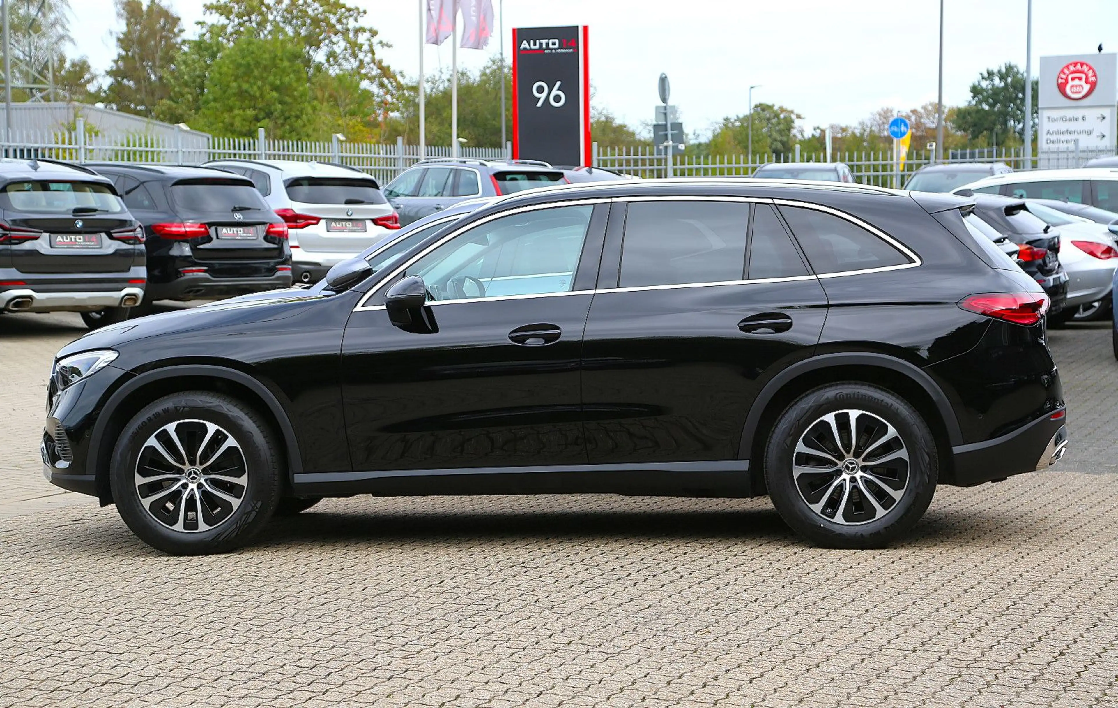 Mercedes-Benz GLC 220 d 4Matic Avantgarde Navi LED ACC Kamera — photo 11