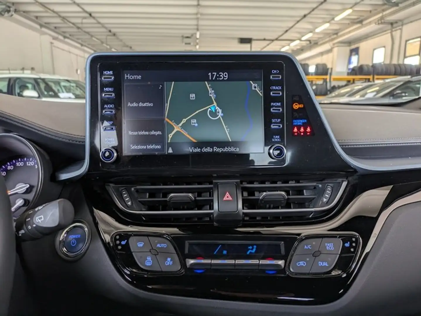 Toyota C-HR C-HR 1.8h Trend e-cvt GPL White - 2