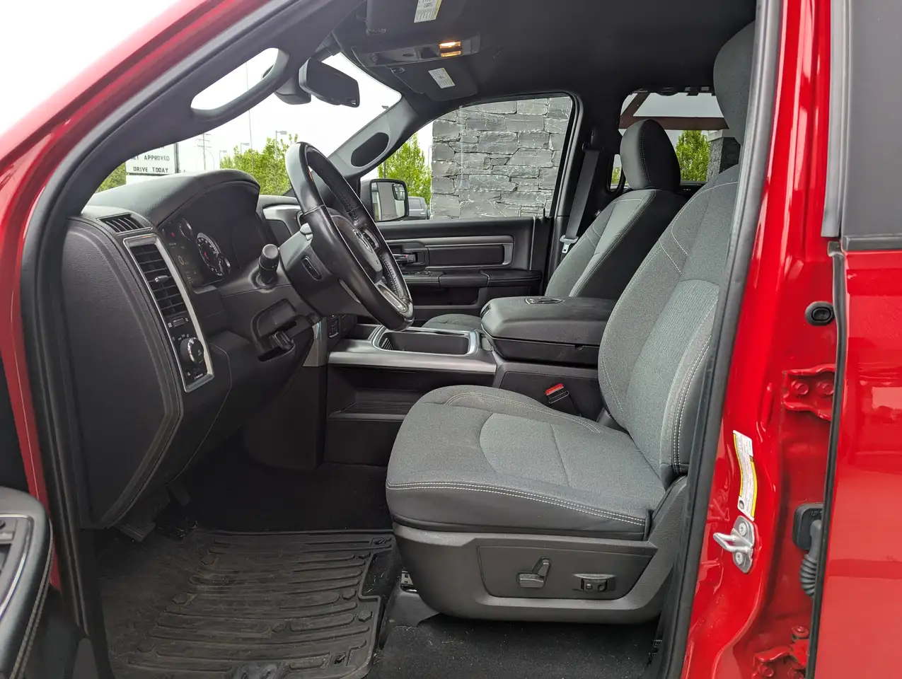 RAM 1500 снимка RAM 1500