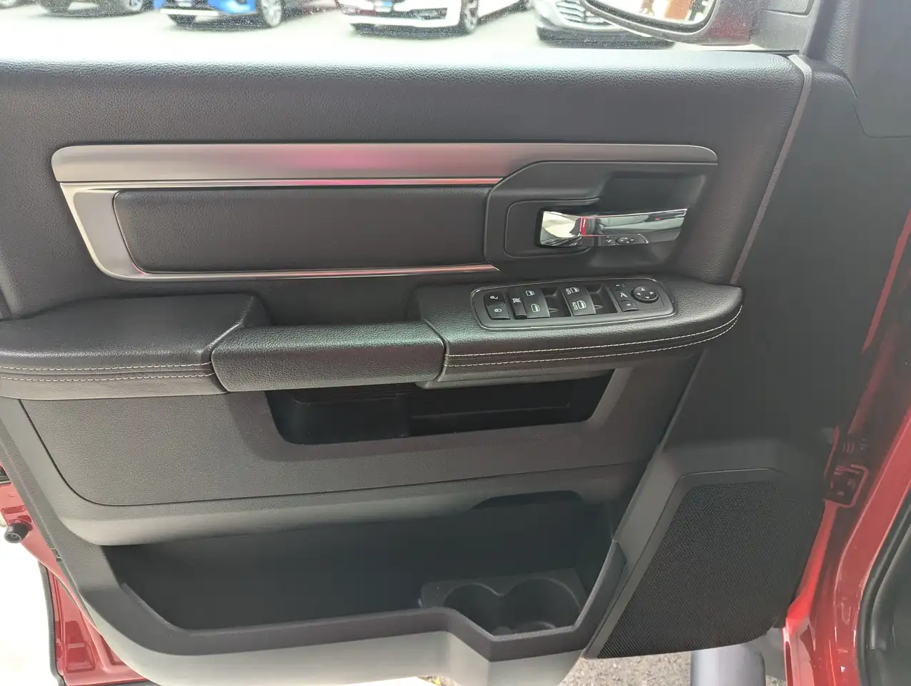 RAM 1500 снимка RAM 1500