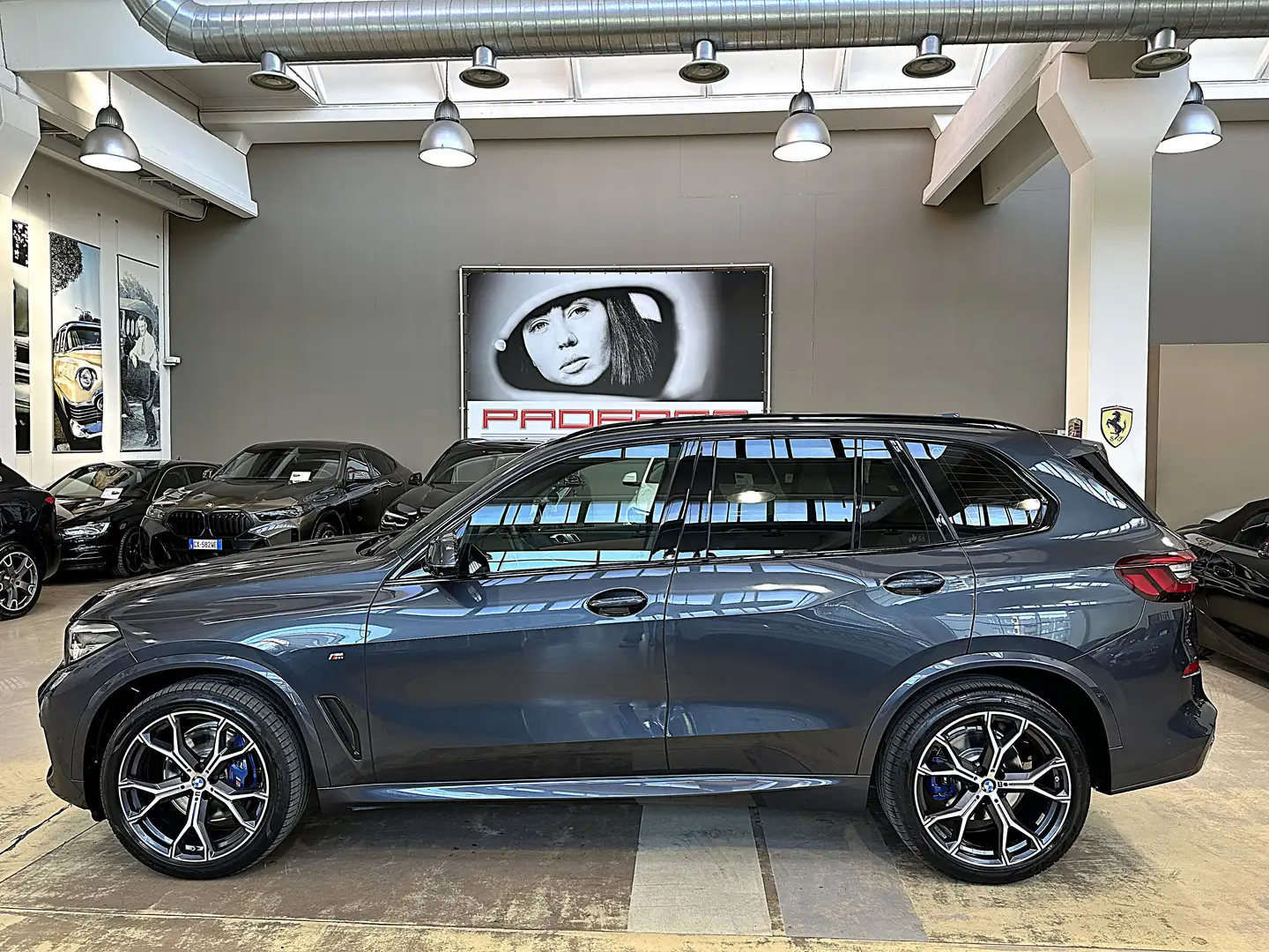 BMW X5 xdrive25d Msport-21"-Tetto-Camera 360-Pelle-Freni M Gris - 2
