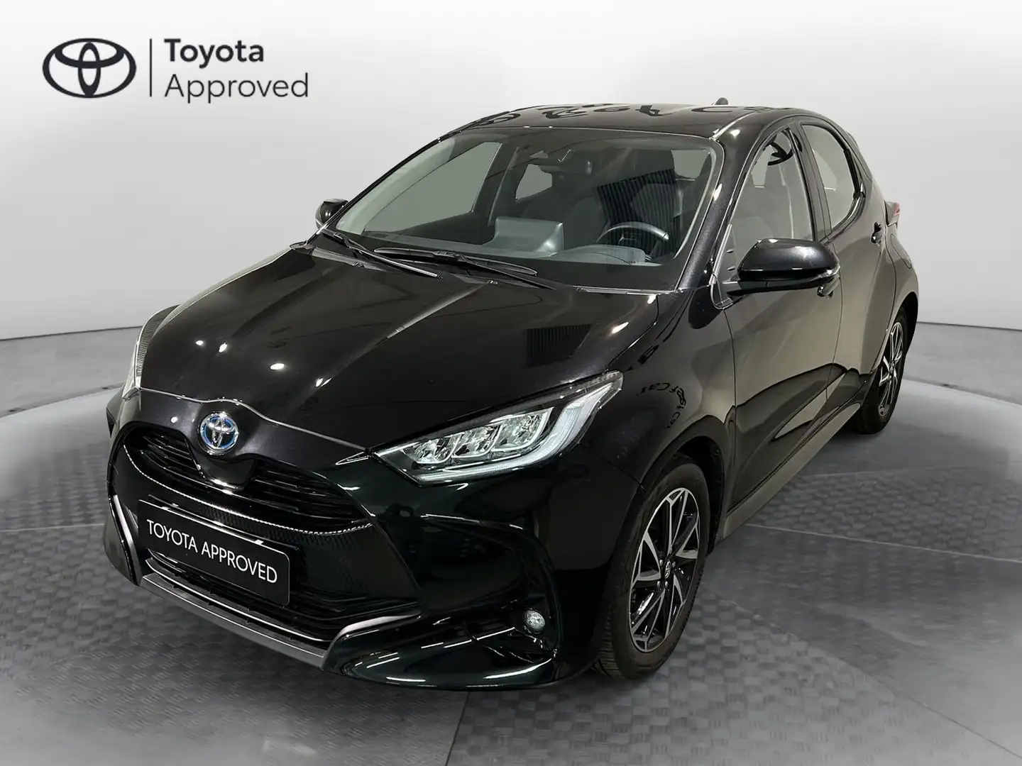 Toyota Yaris 1.5 Hybrid 5 porte Trend AREA C FREE Schwarz - 1