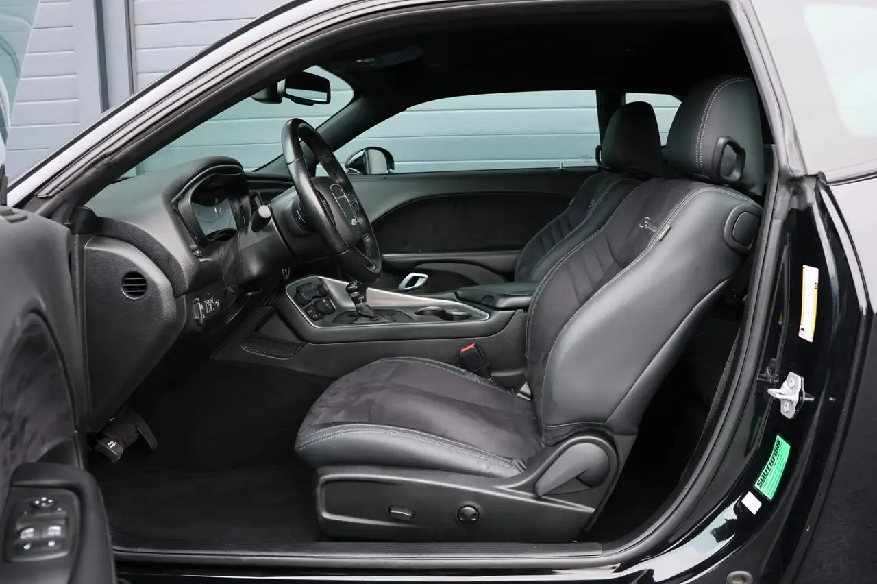 Dodge Challenger 2022 — фото 13