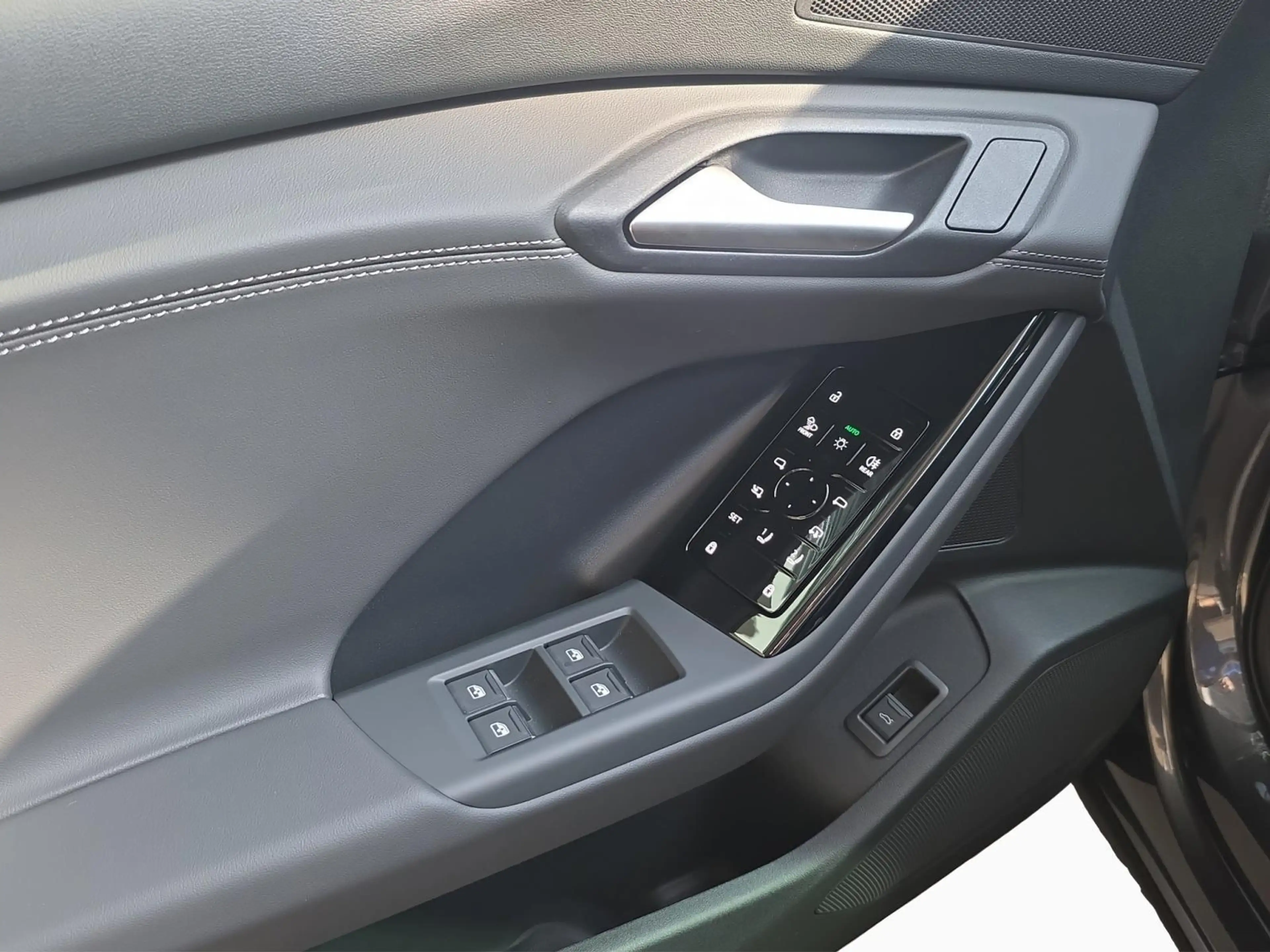 Audi Q6 e-tron e-tron performance Sportback — photo 15