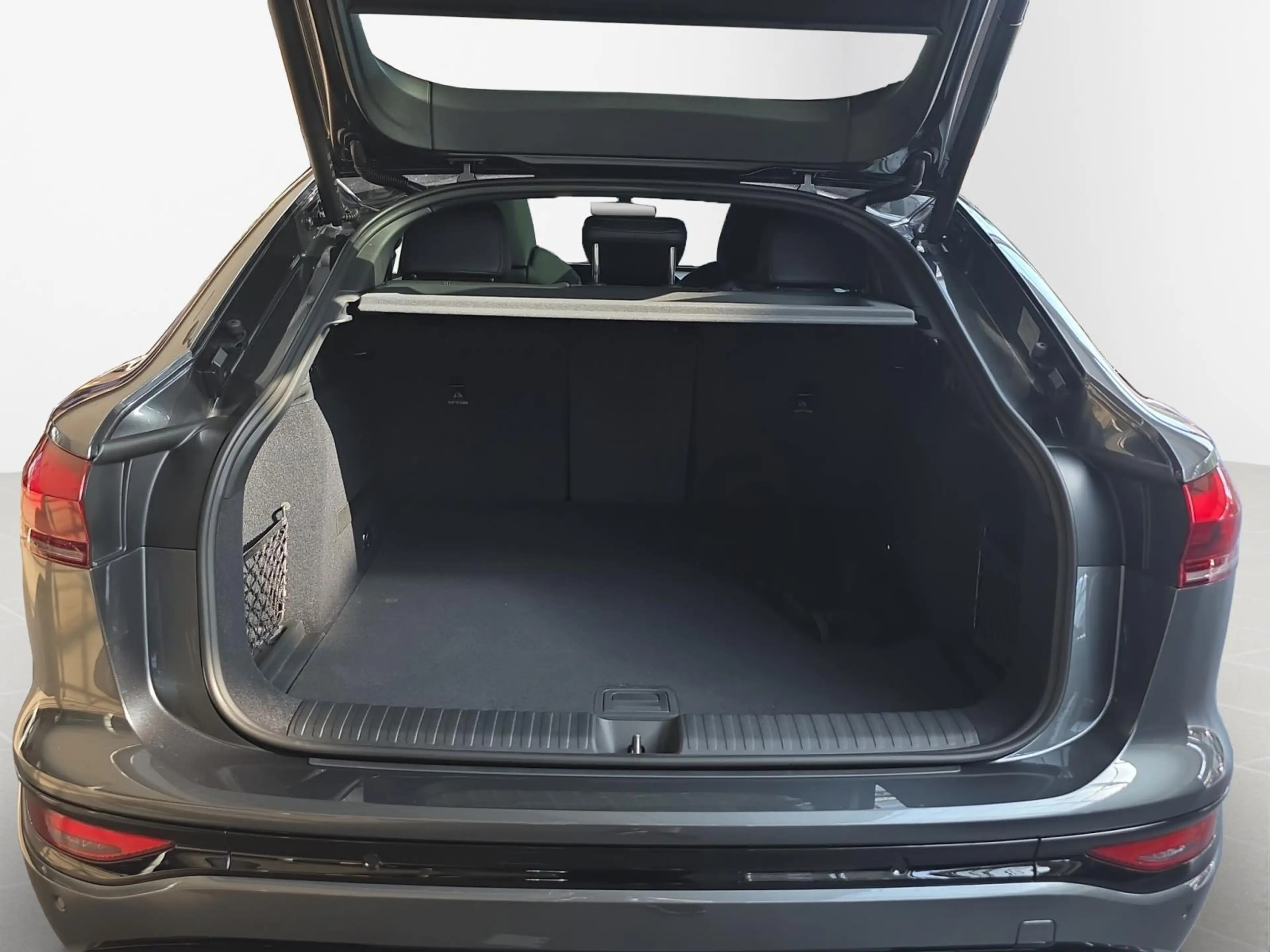 Audi Q6 e-tron e-tron performance Sportback — photo 9