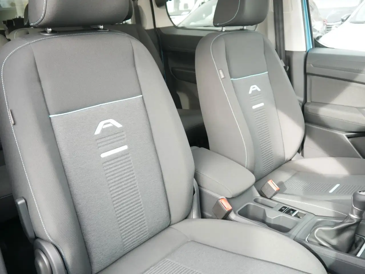 Ford Grand Tourneo 2026 — фото 13