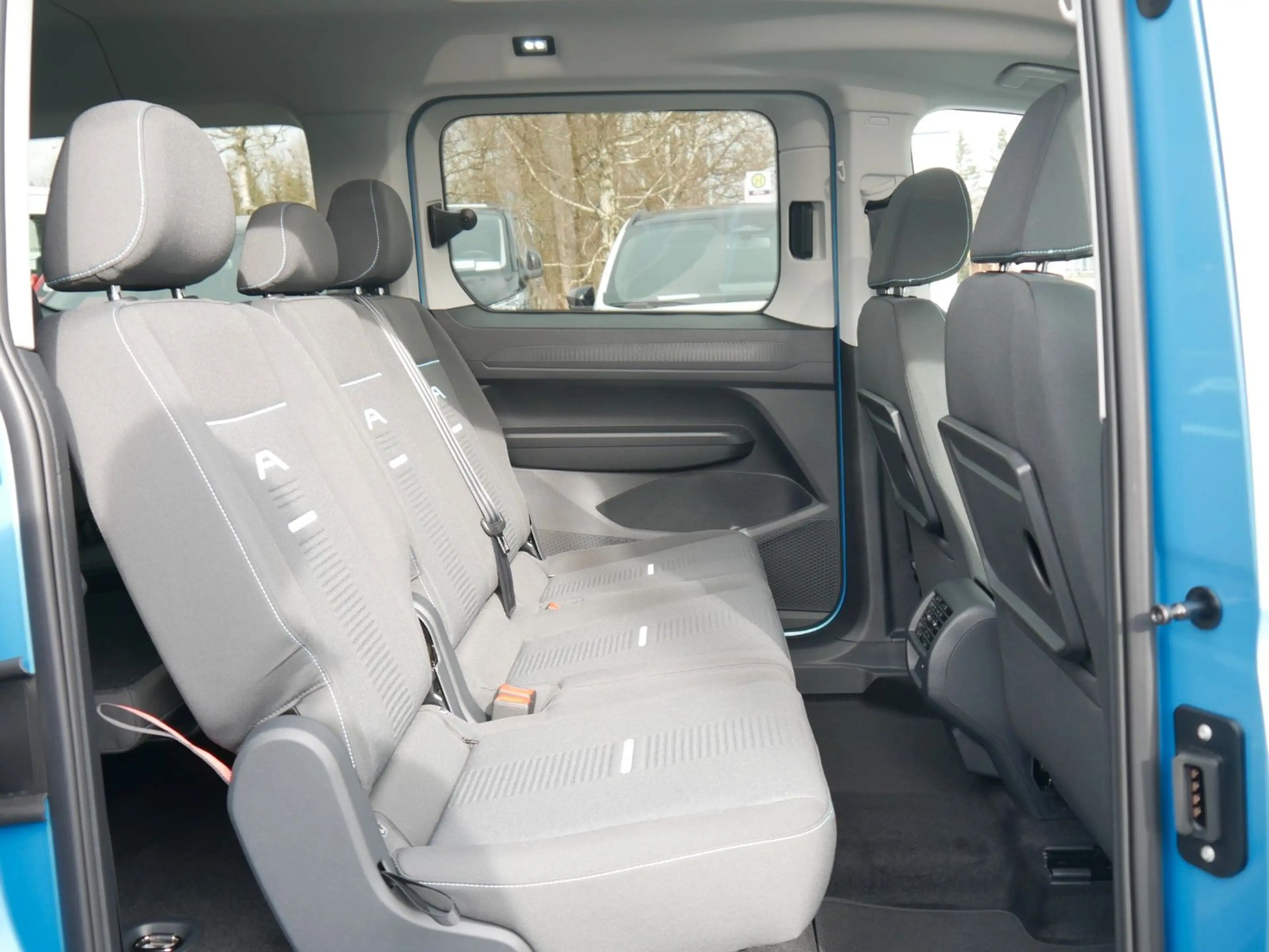 Ford Grand Tourneo Connect Active AWD LED AHZV Pano — photo 14