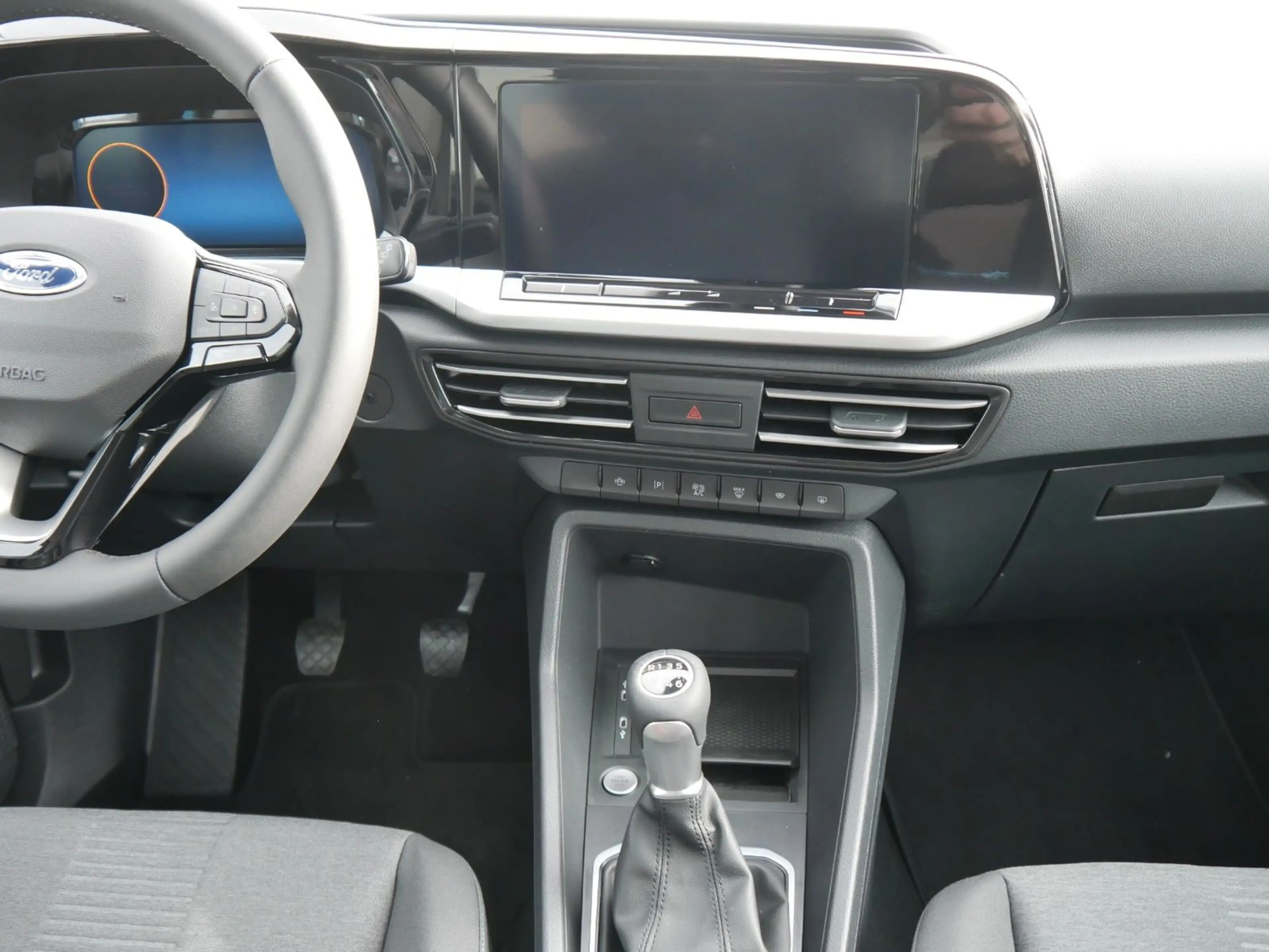 Ford Grand Tourneo Connect Active AWD LED AHZV Pano — photo 8