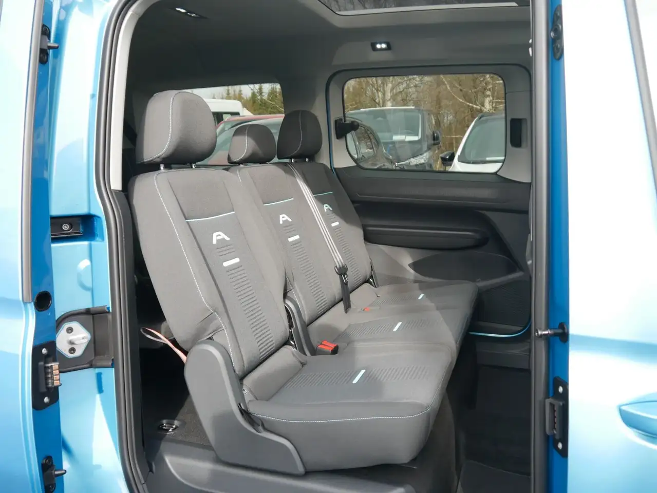 Ford Grand Tourneo 2026 — фото 15