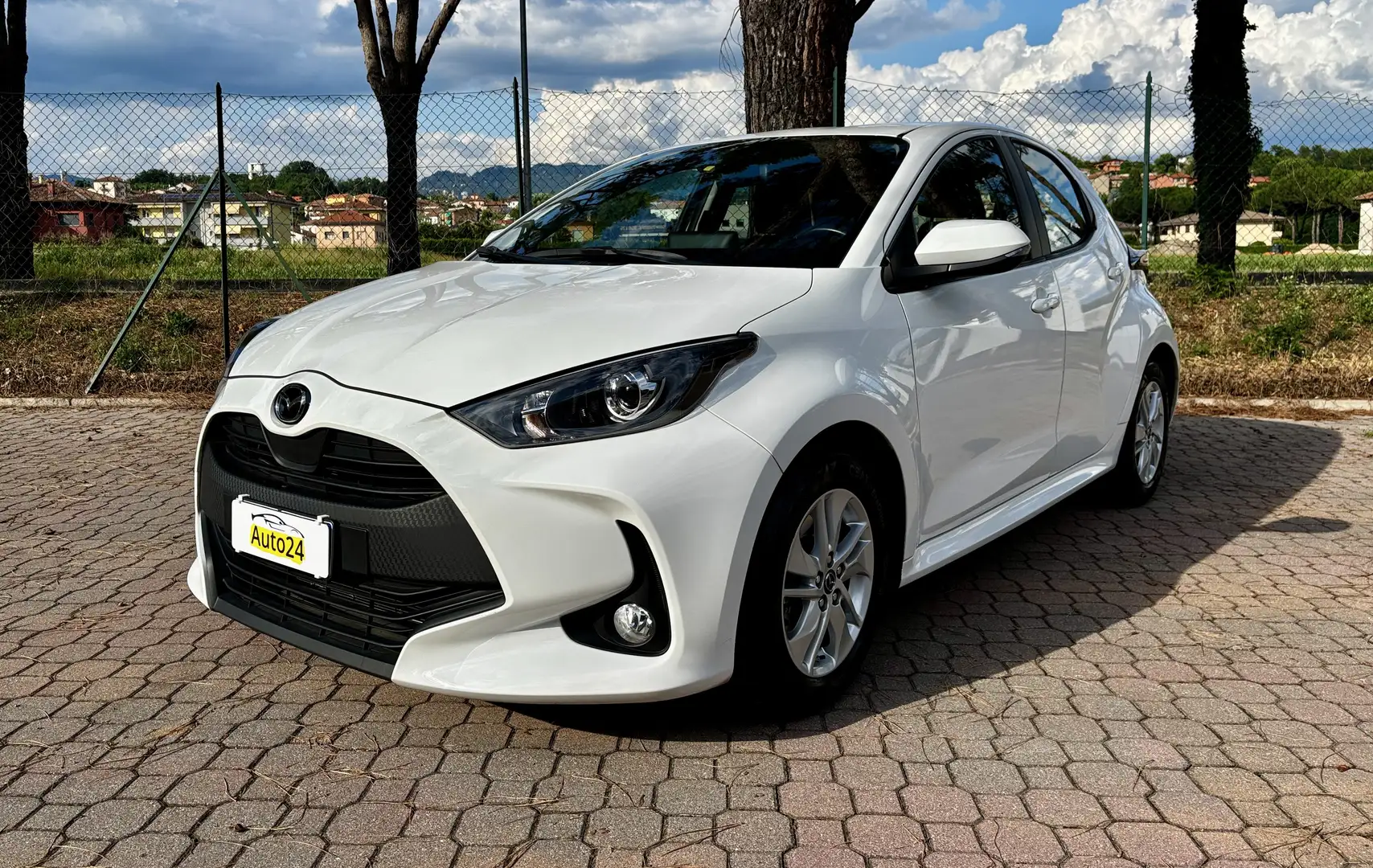 Mazda 2 2 IV 2022 1.5 vvt full hybrid electric Agile e-cvt Bianco - 1