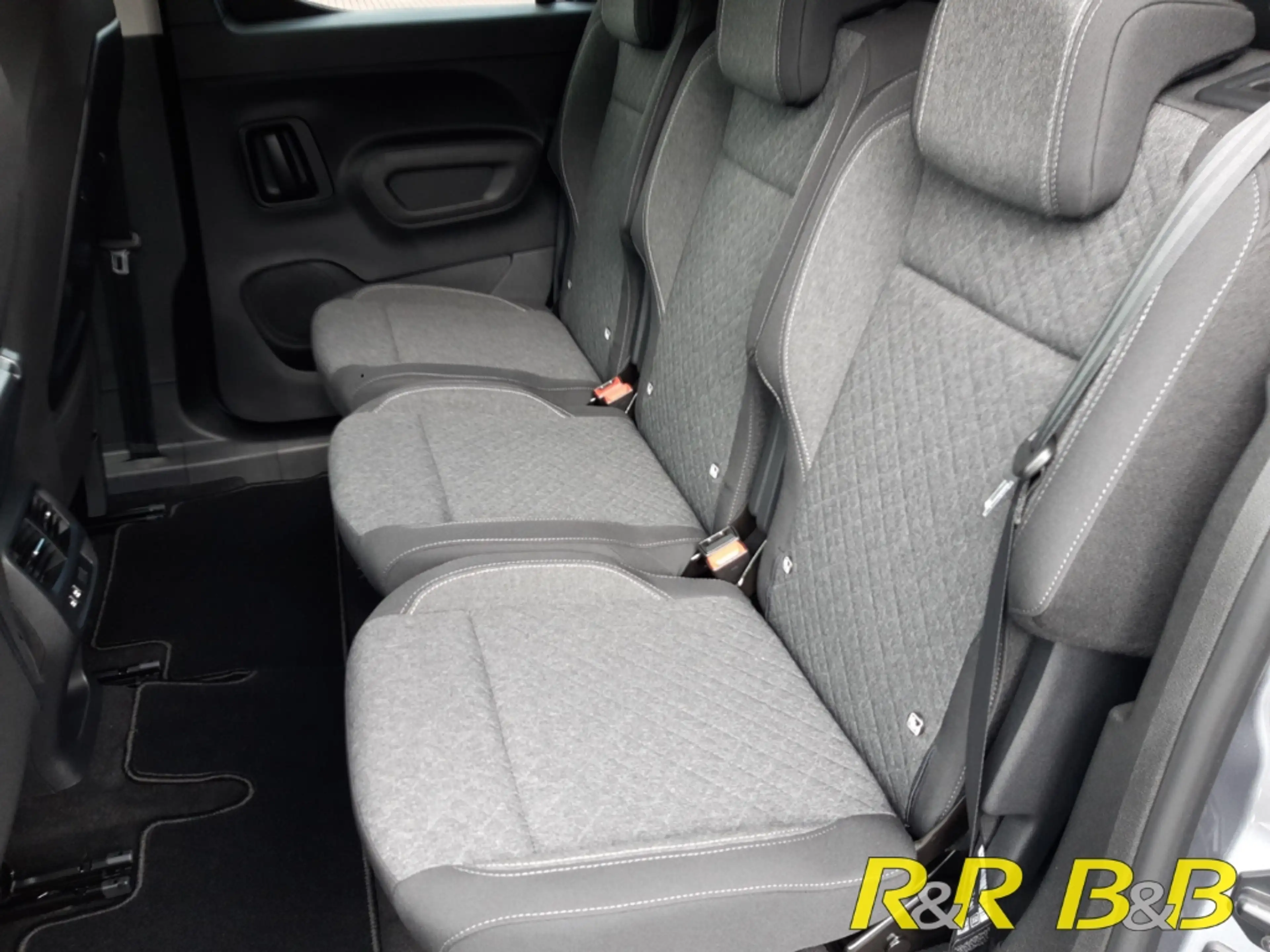 Opel Combo Life E Edition XL N1 LED Mehrzonenklima Musikstreaming — photo 8