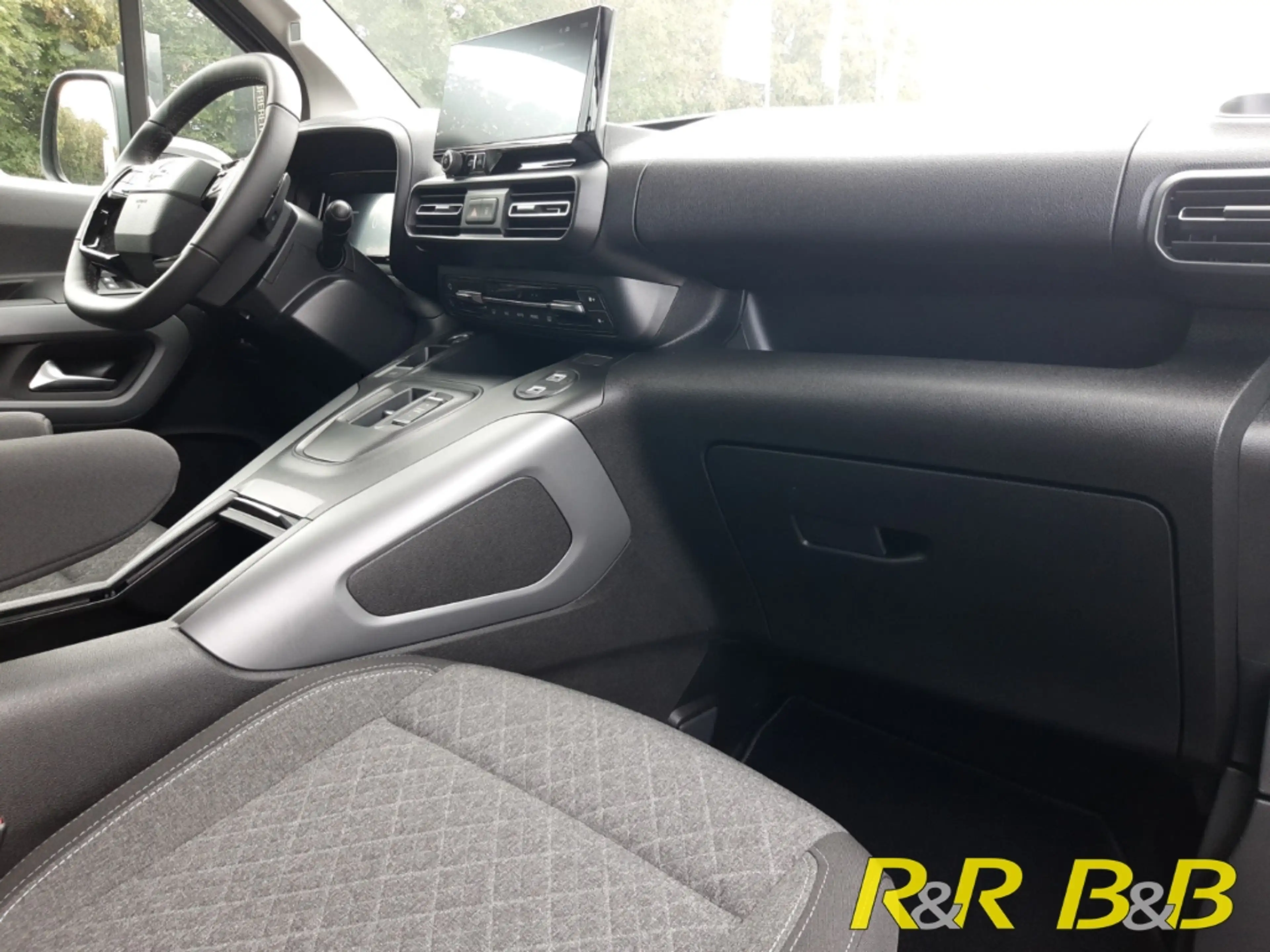 Opel Combo Life E Edition XL N1 LED Mehrzonenklima Musikstreaming — photo 13