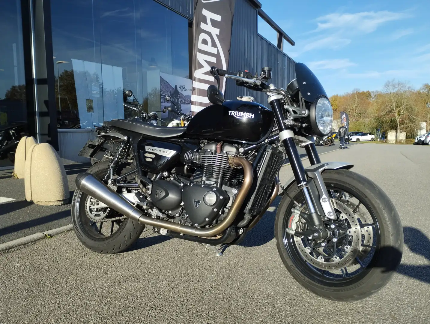 Triumph Speed Twin Noir - 1
