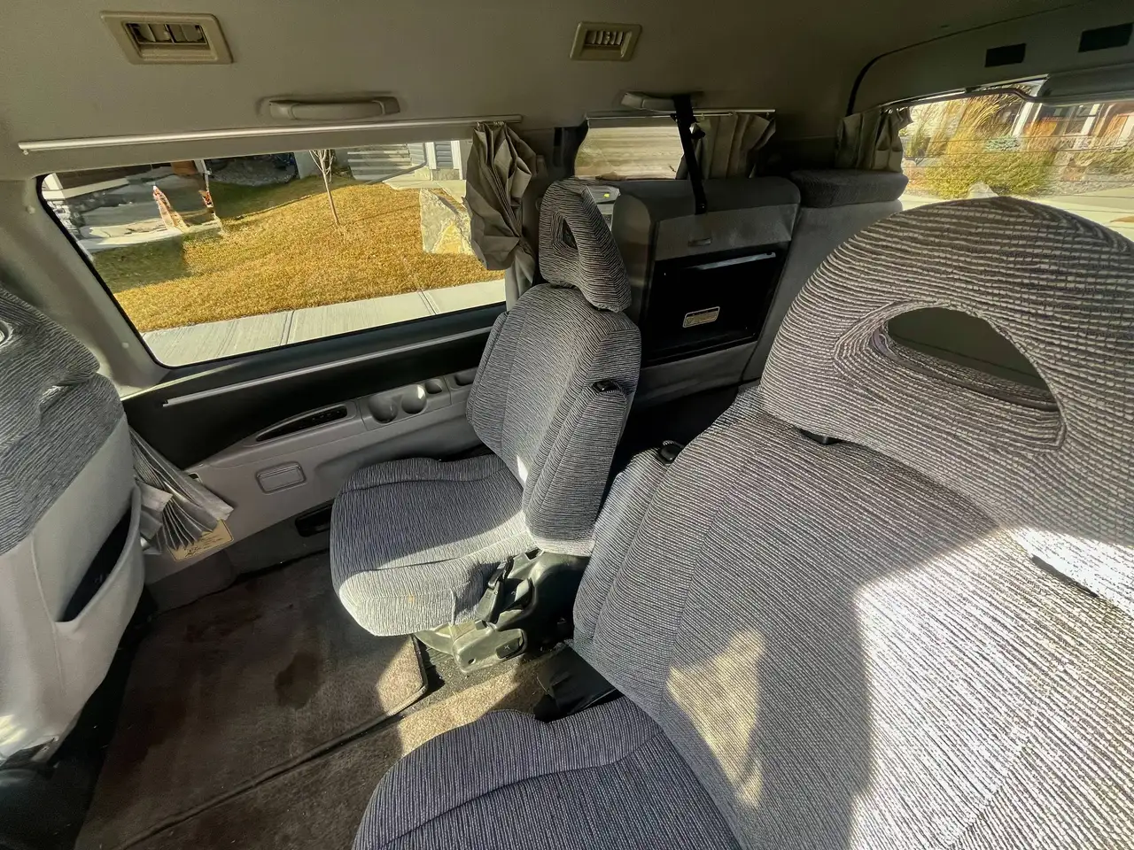 Mitsubishi Delica снимка Mitsubishi Delica