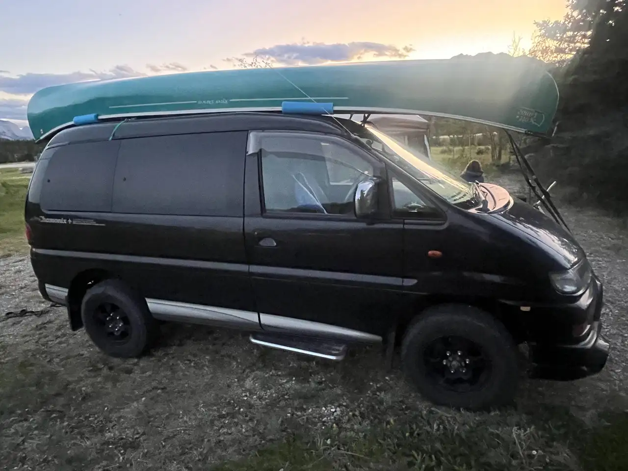 Mitsubishi Delica снимка Mitsubishi Delica