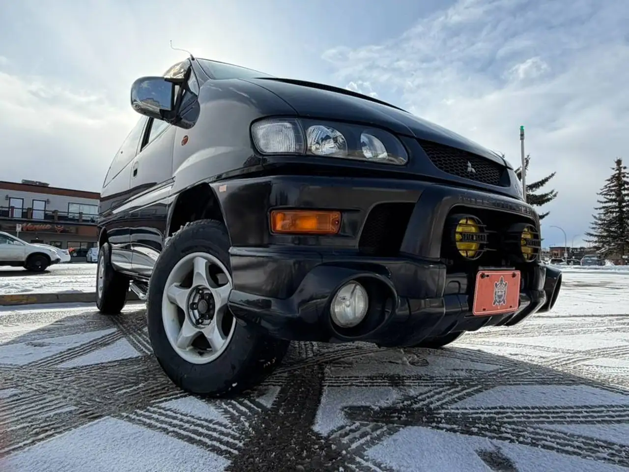 Mitsubishi Delica снимка Mitsubishi Delica