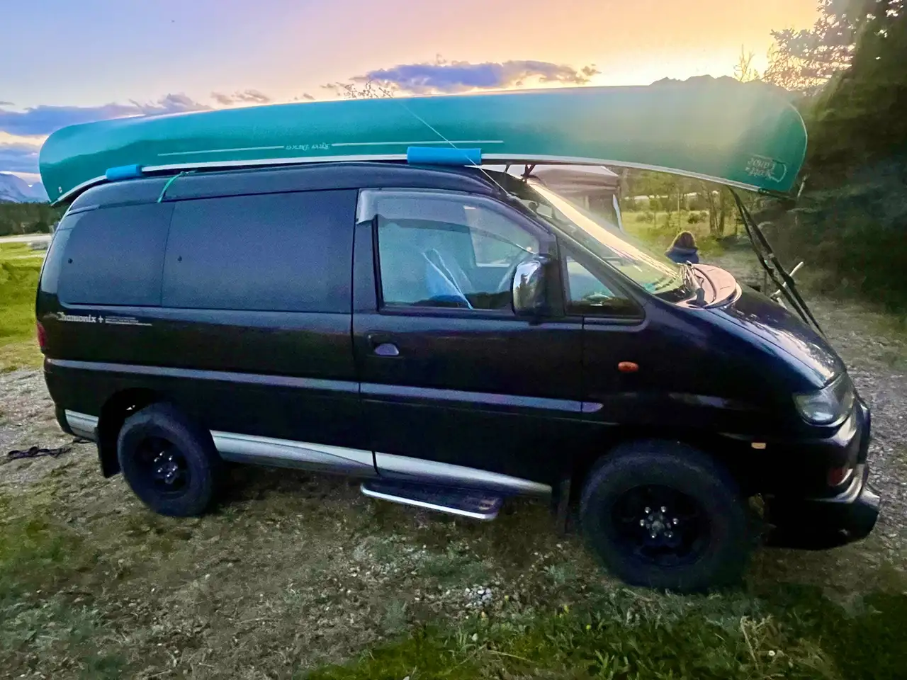 Mitsubishi Delica снимка Mitsubishi Delica